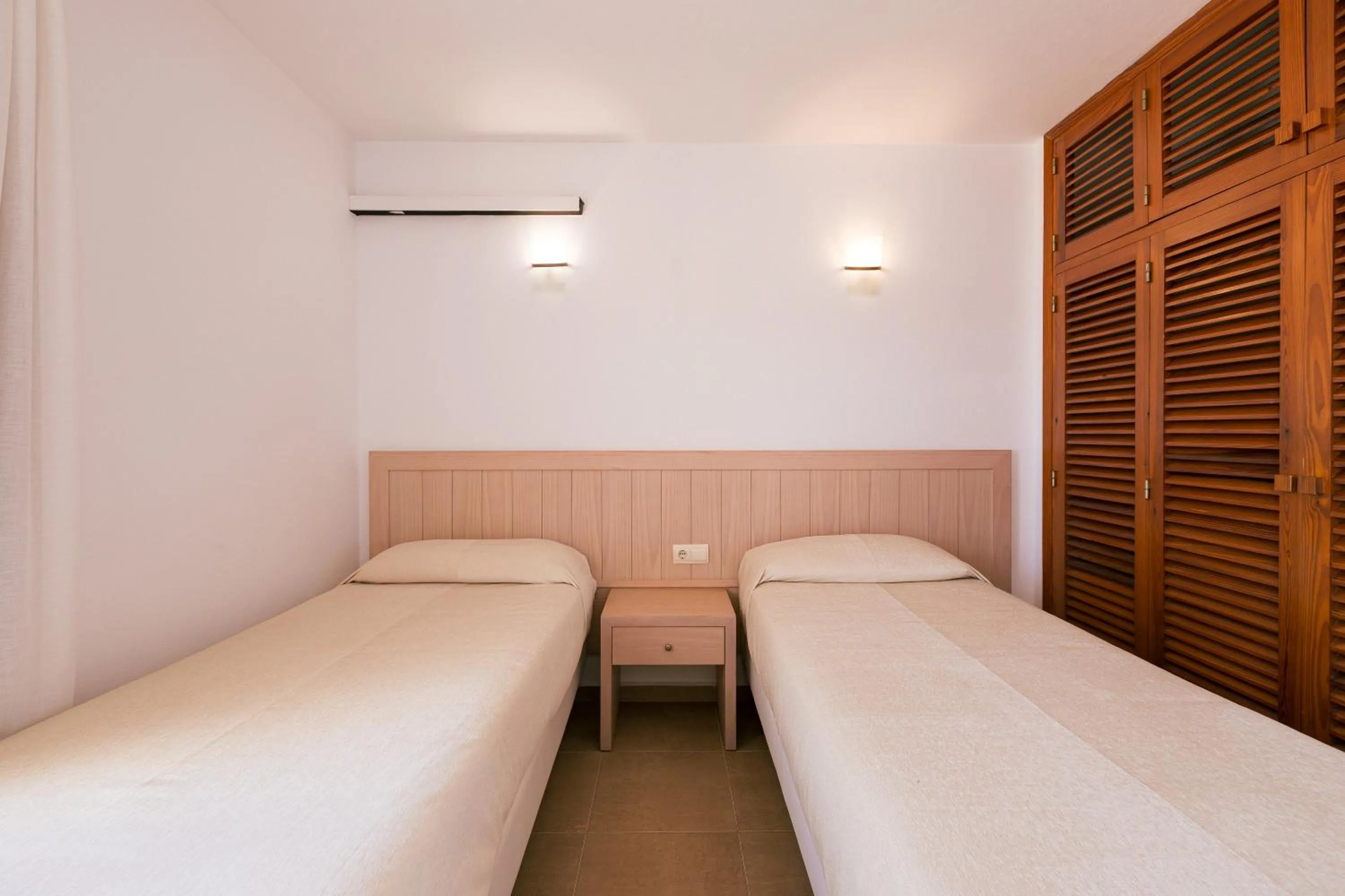 Bed in Bossa Bay - MC Apartments Ibiza