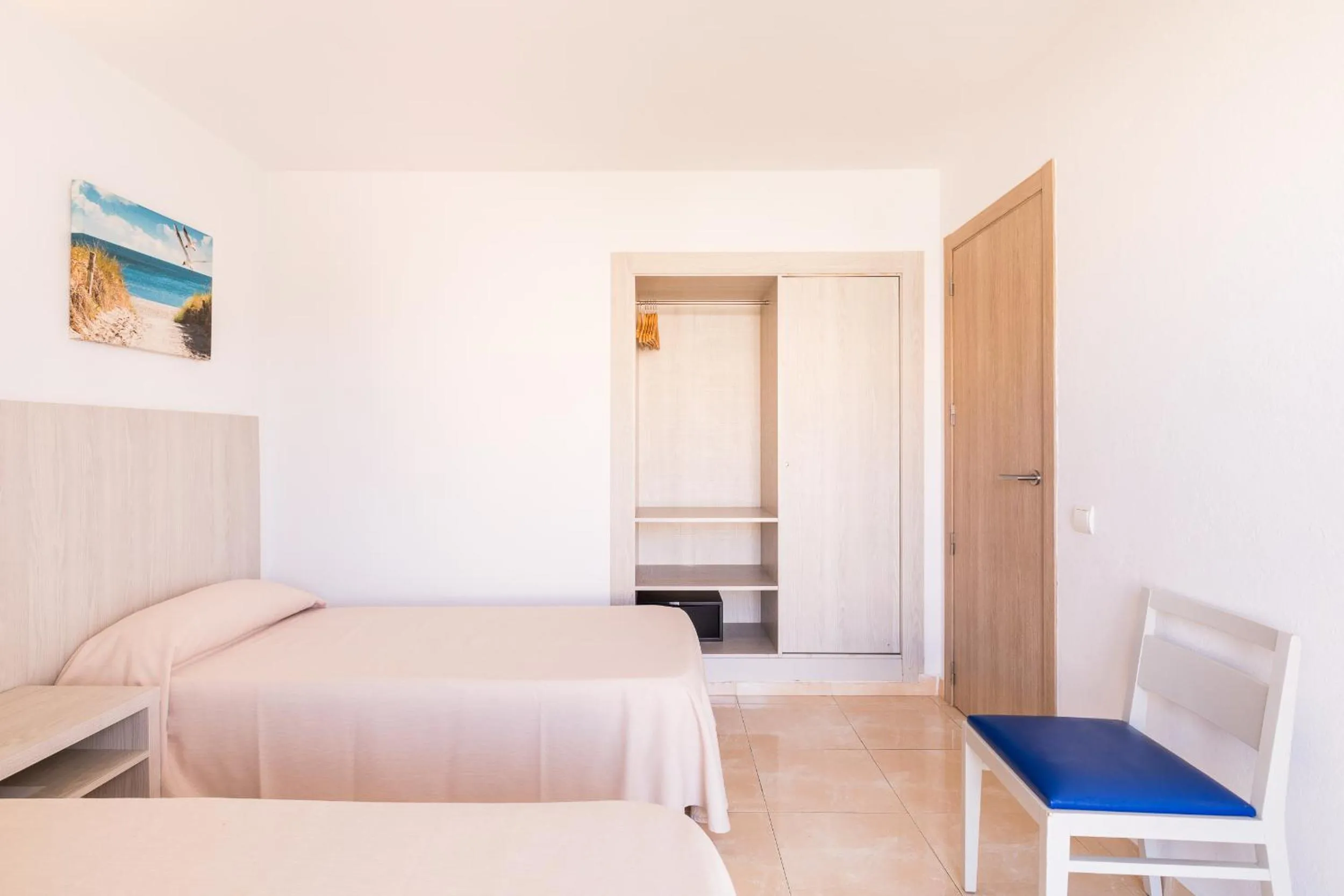 Bed in Apartamentos Avenida - MC Apartamentos Ibiza