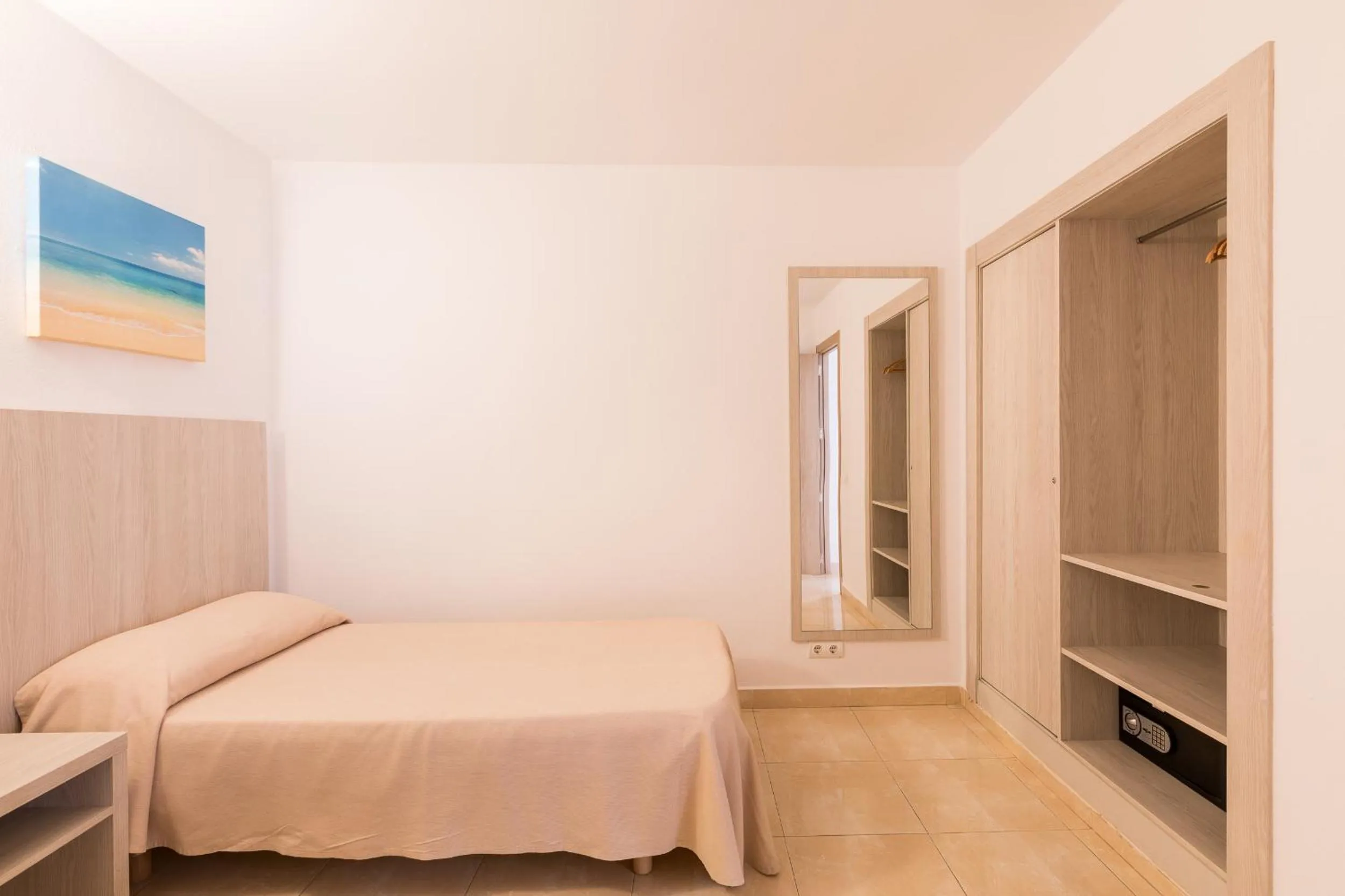 Bed in Apartamentos Avenida - MC Apartamentos Ibiza