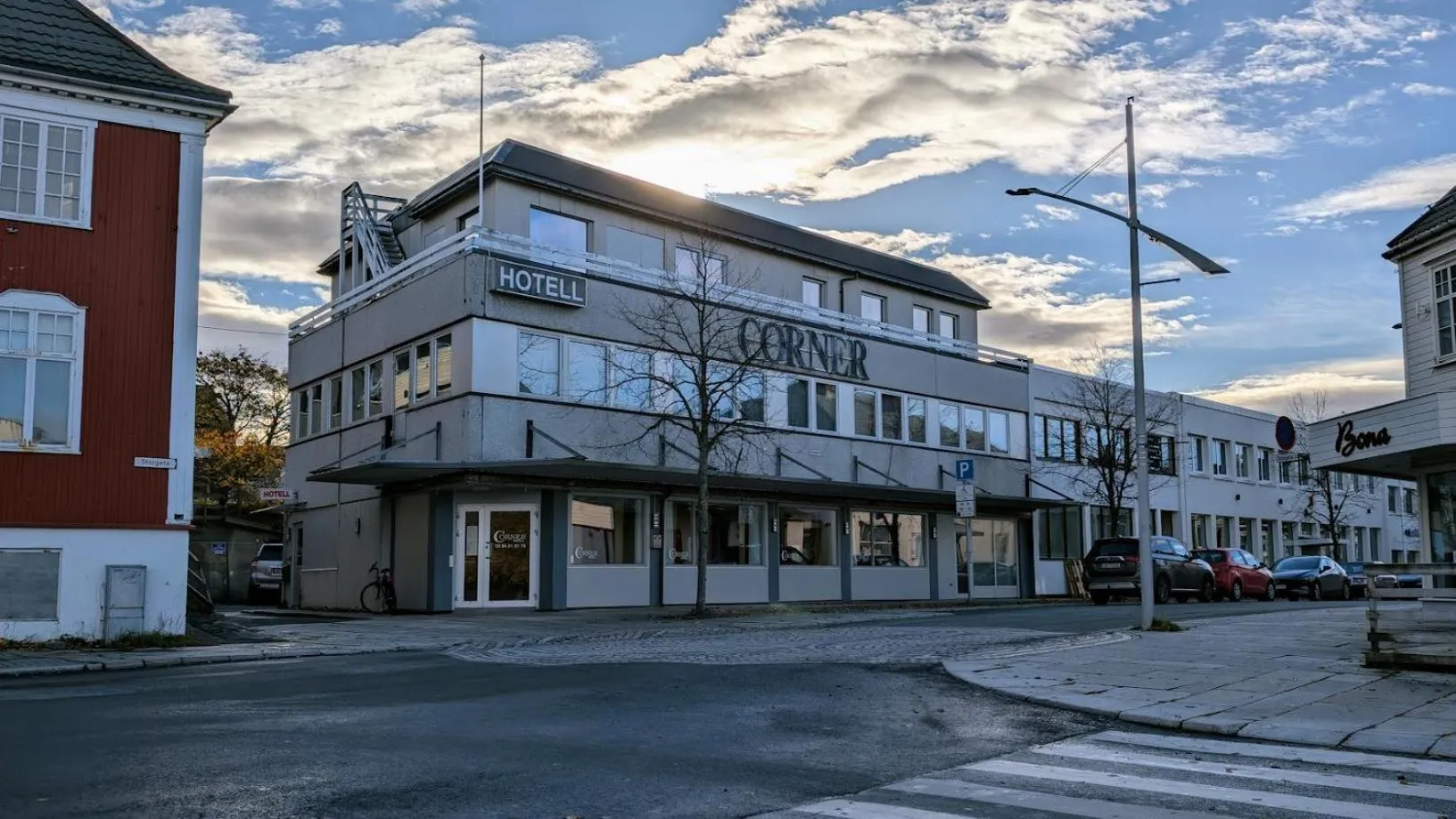Property building in Corner Hotell