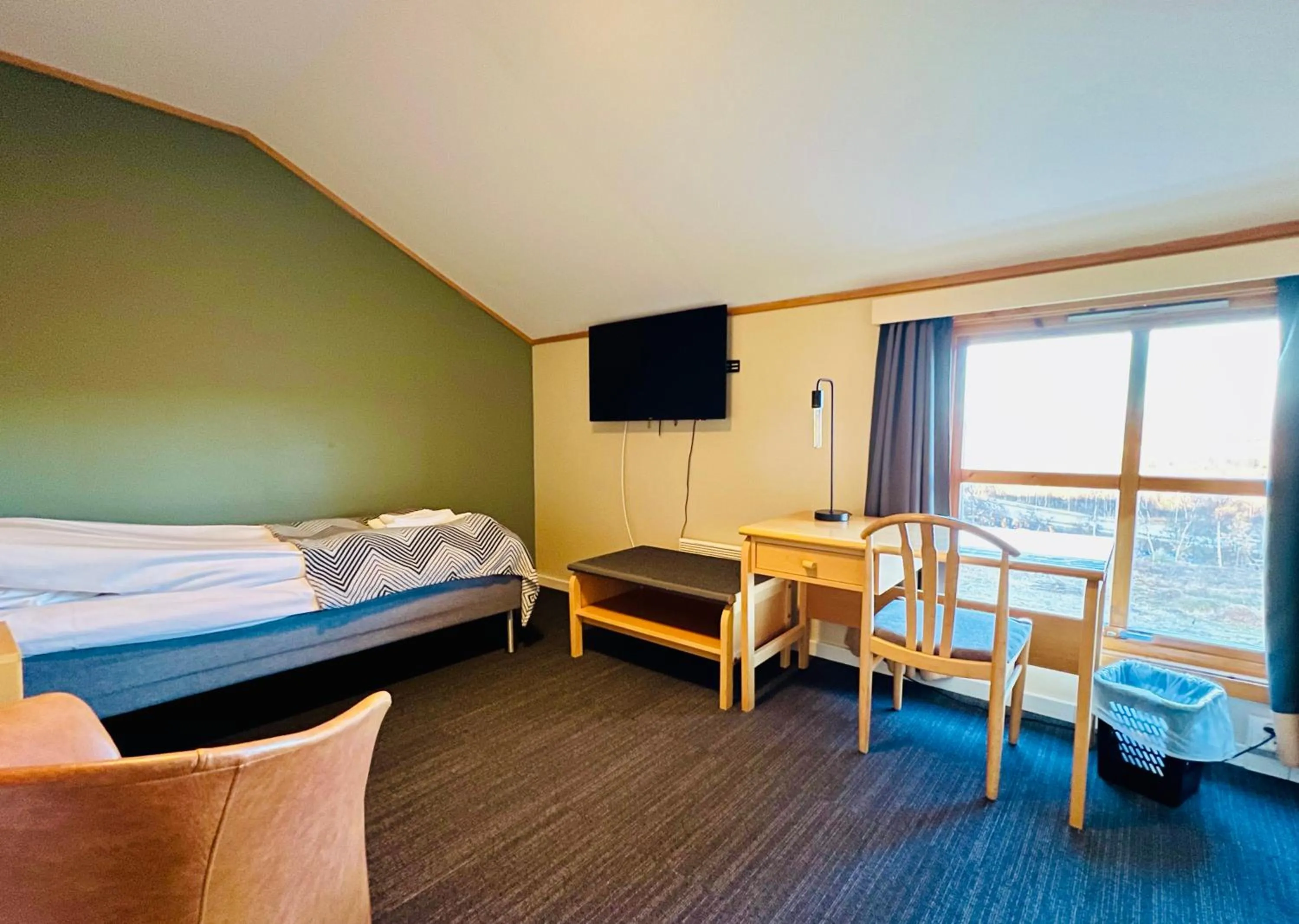 Photo of the whole room, Bed in Lakselv Hotel