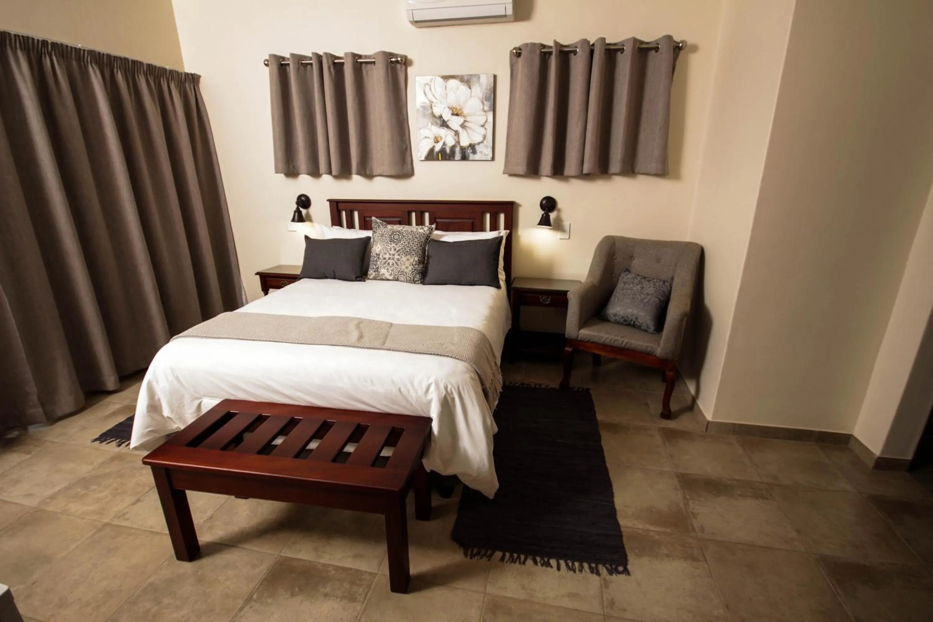 Bed in New Haven Guest House (Pty) Ltd