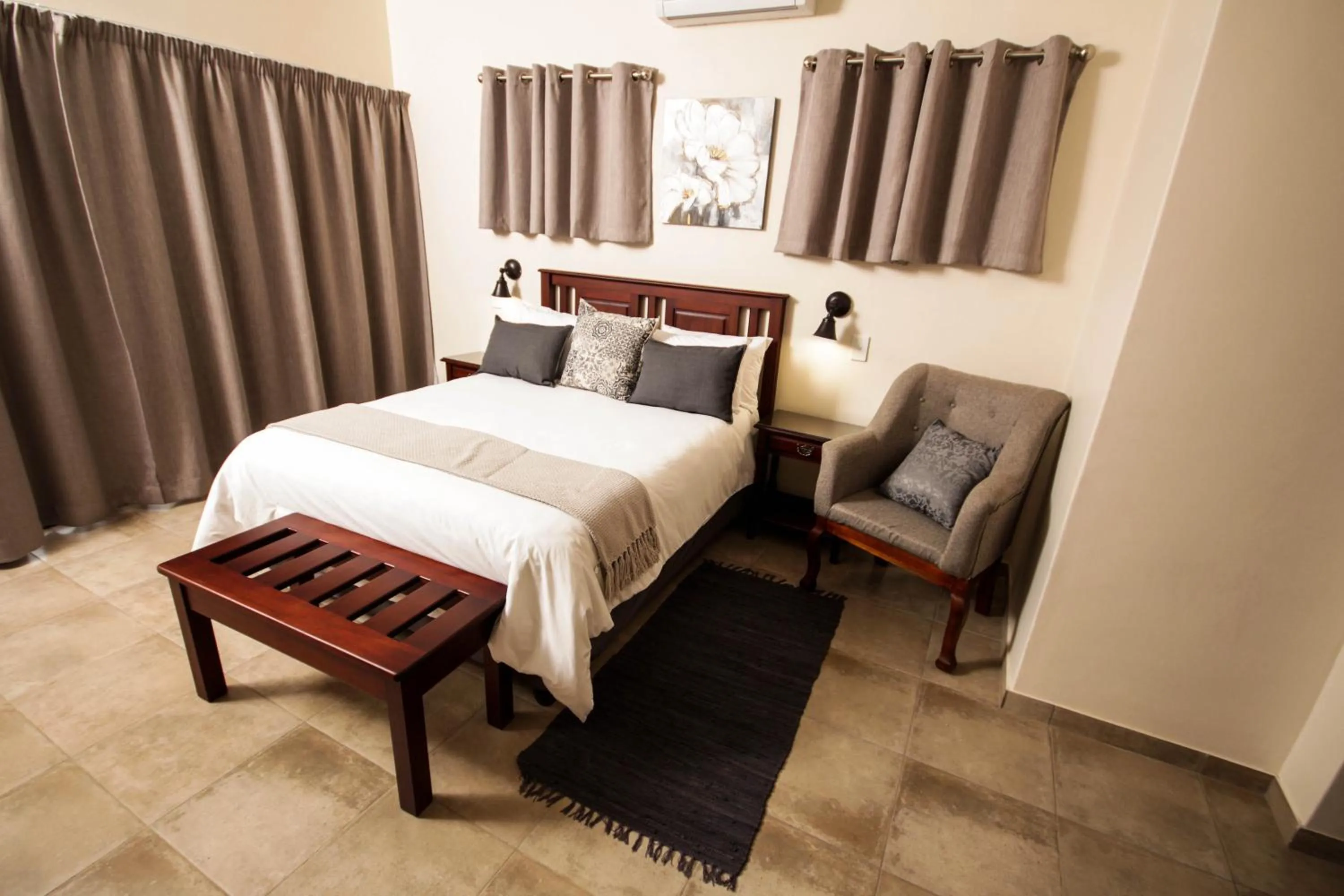 Bed in New Haven Guest House (Pty) Ltd