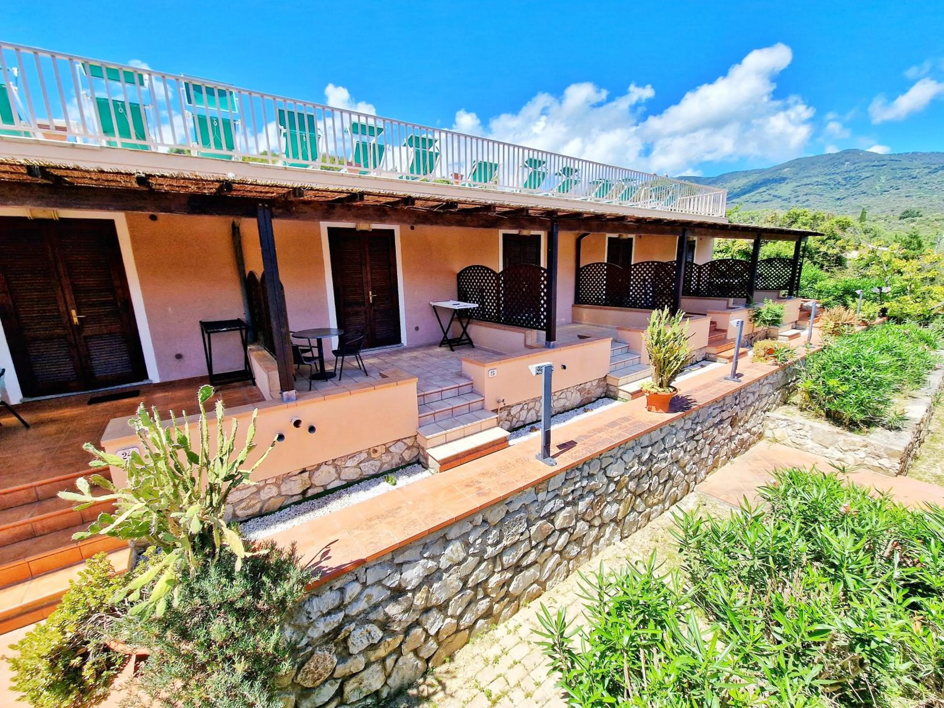 Property building in Al Barcoco