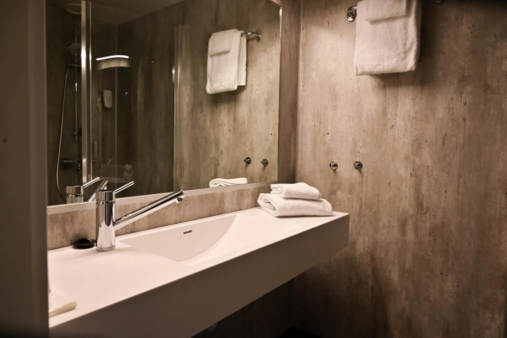 Bathroom in Hotel Frøya