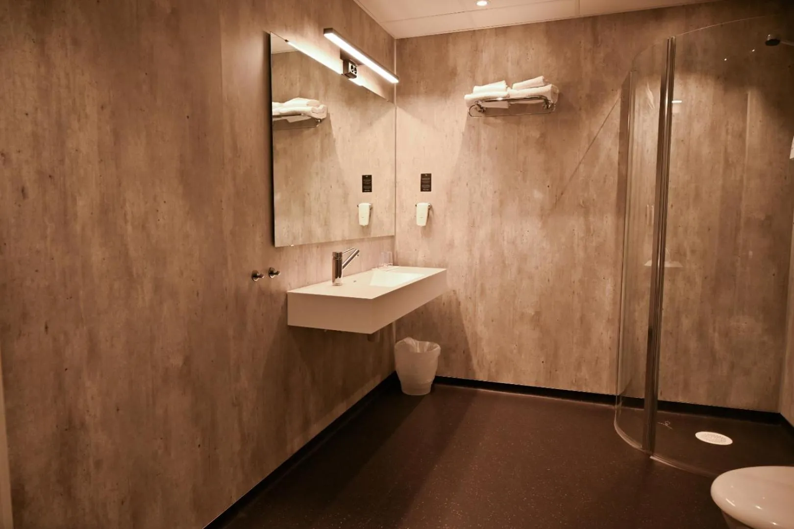 Bathroom in Hotel Frøya