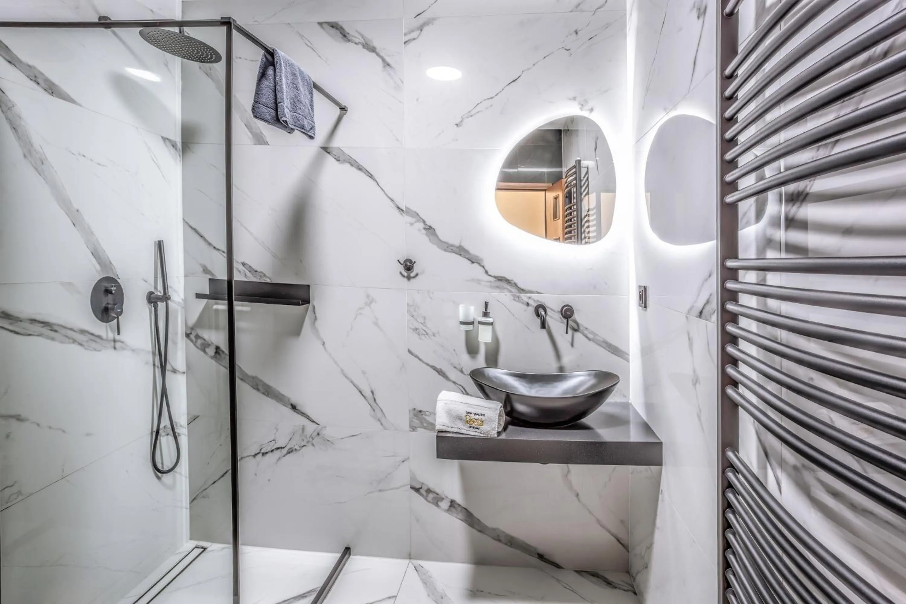 Shower in Hotel Beta
