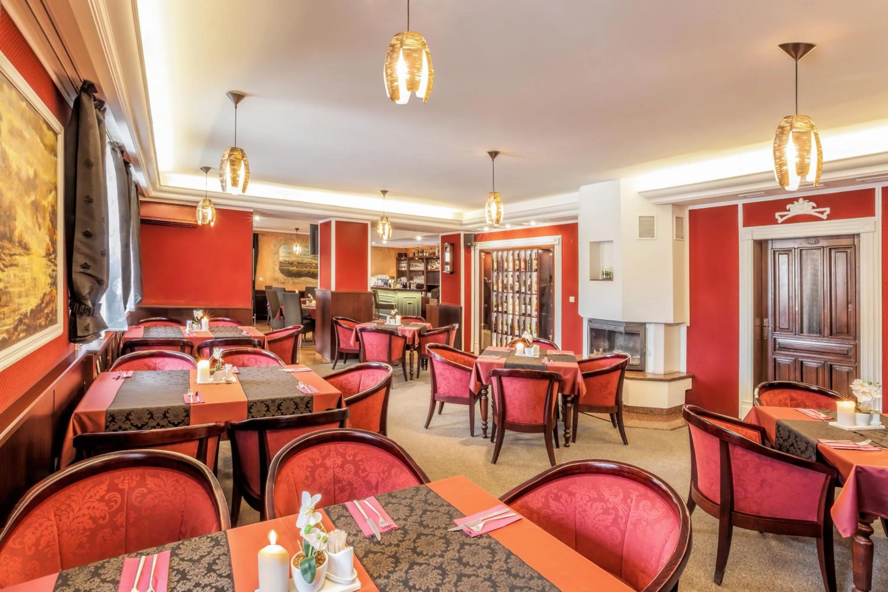 Restaurant/places to eat in Hotel Beta