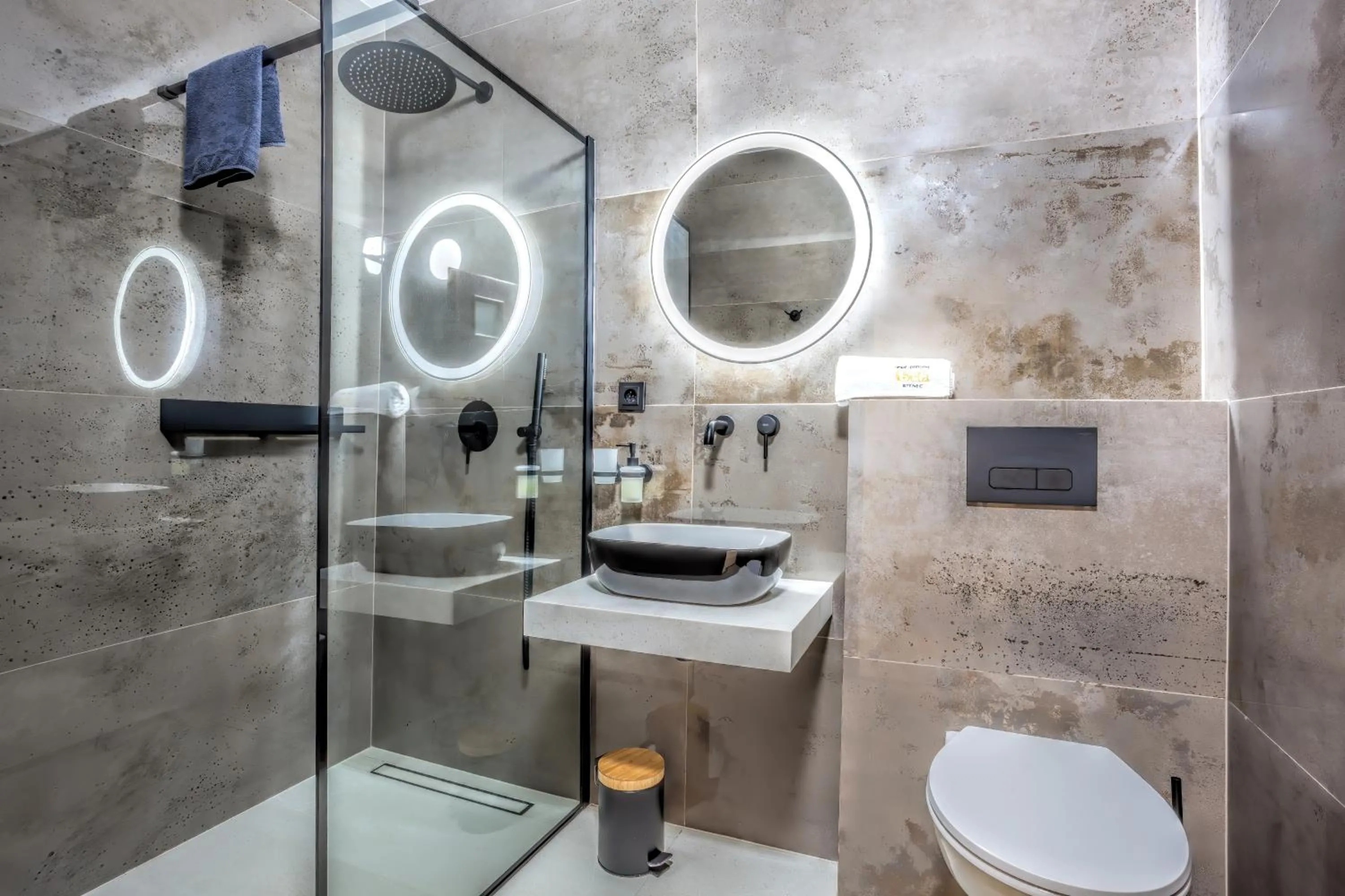 Shower in Hotel Beta