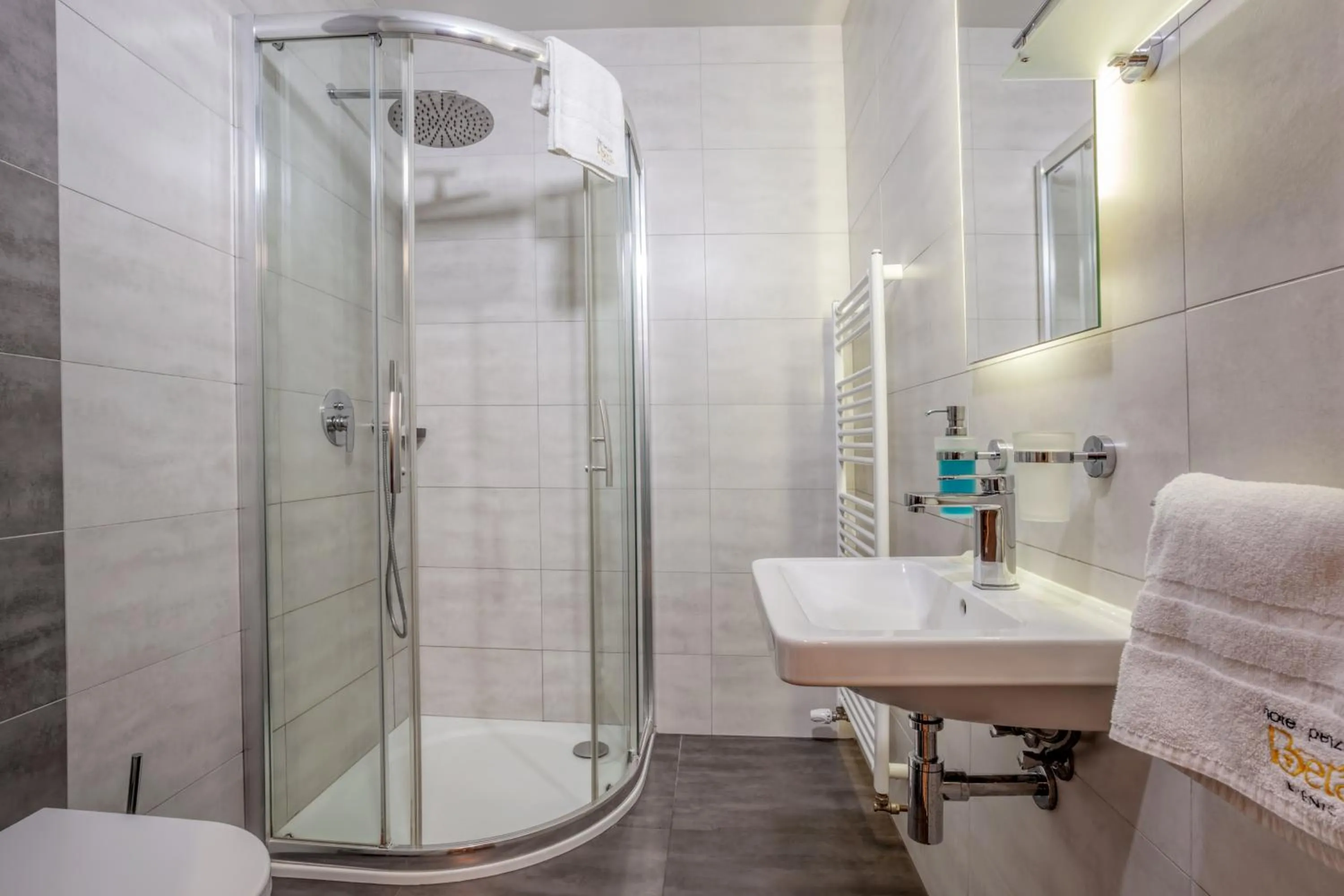 Shower in Hotel Beta