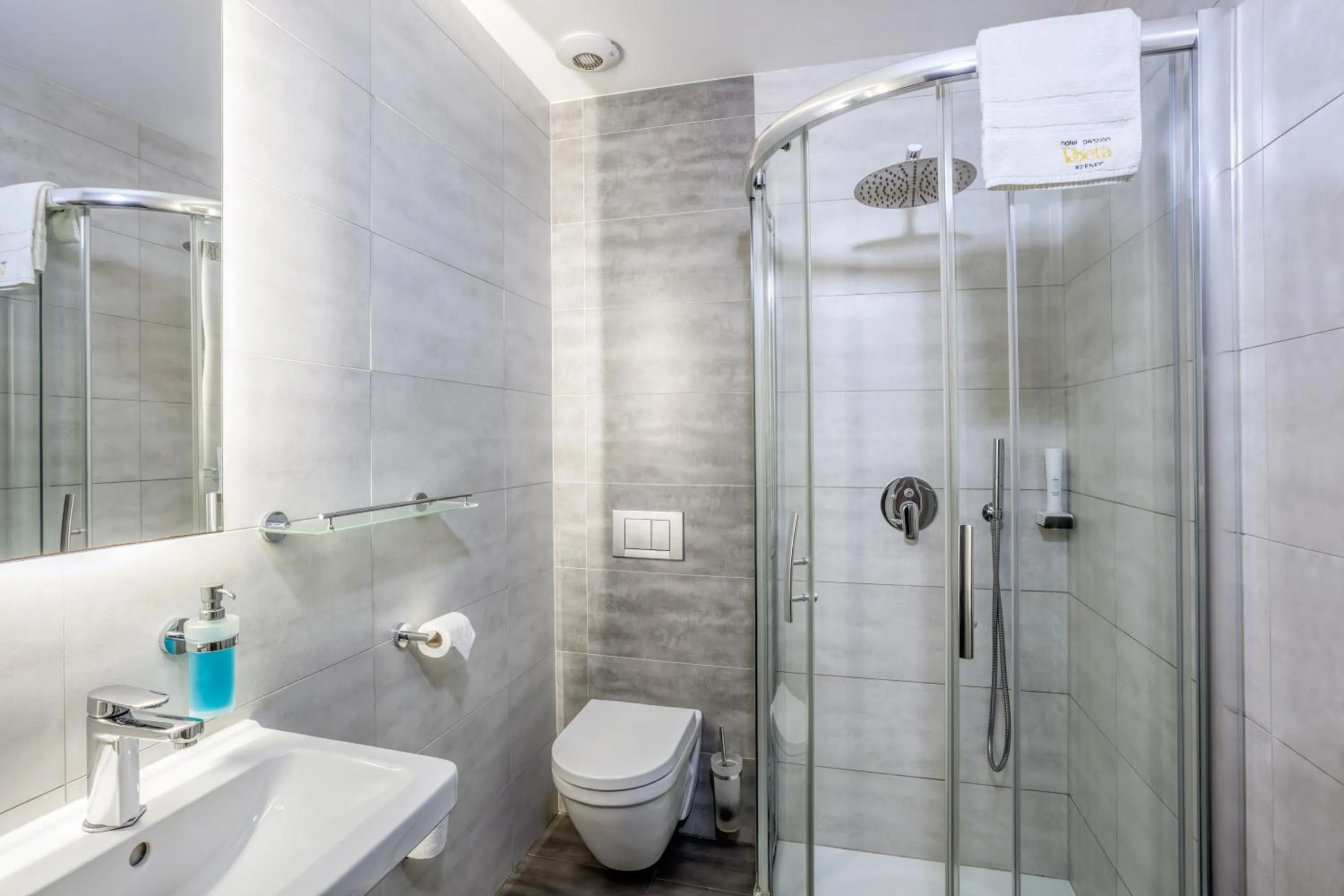 Shower in Hotel Beta