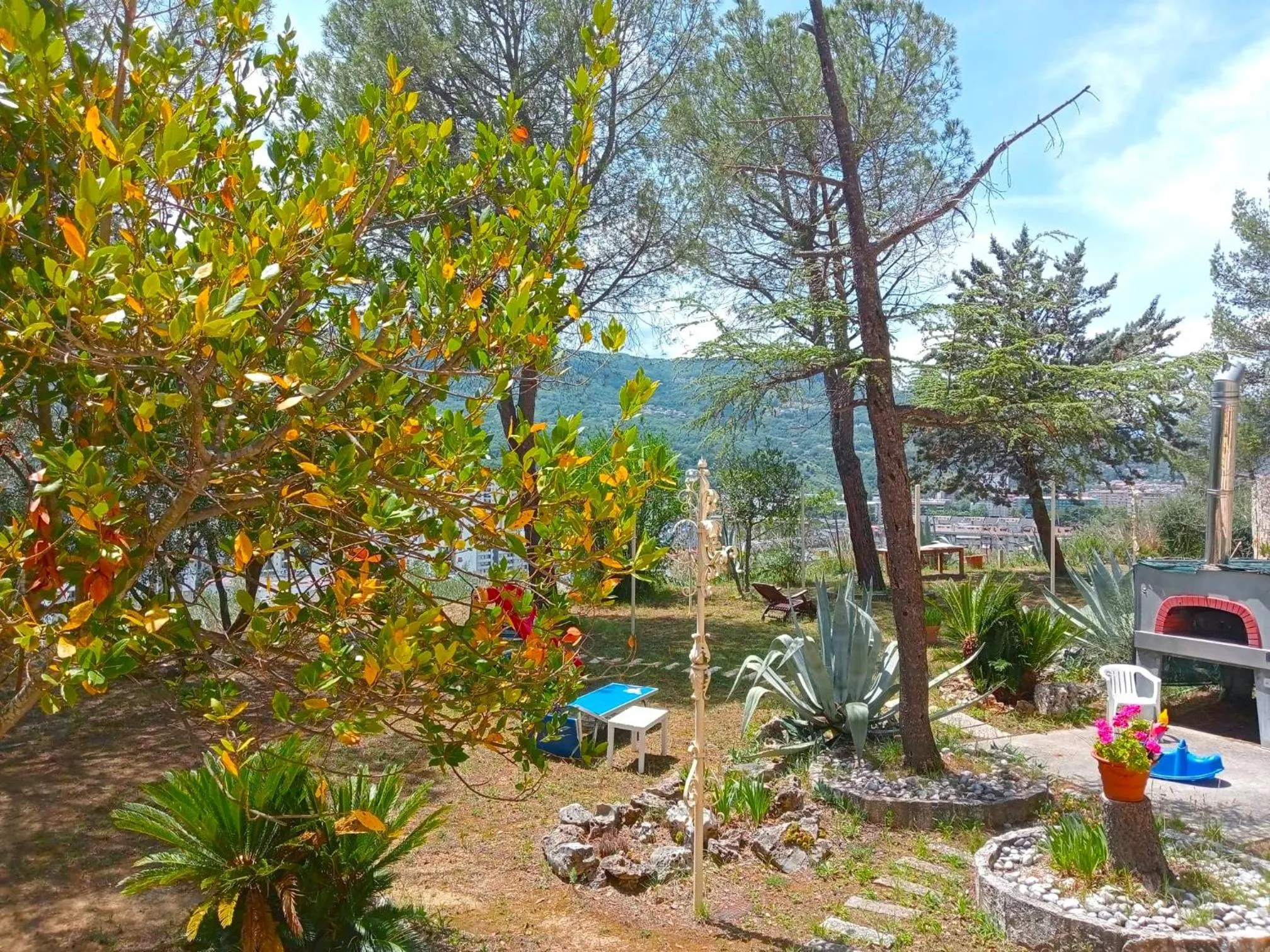 Mountain view in Parco dei Gelsomini