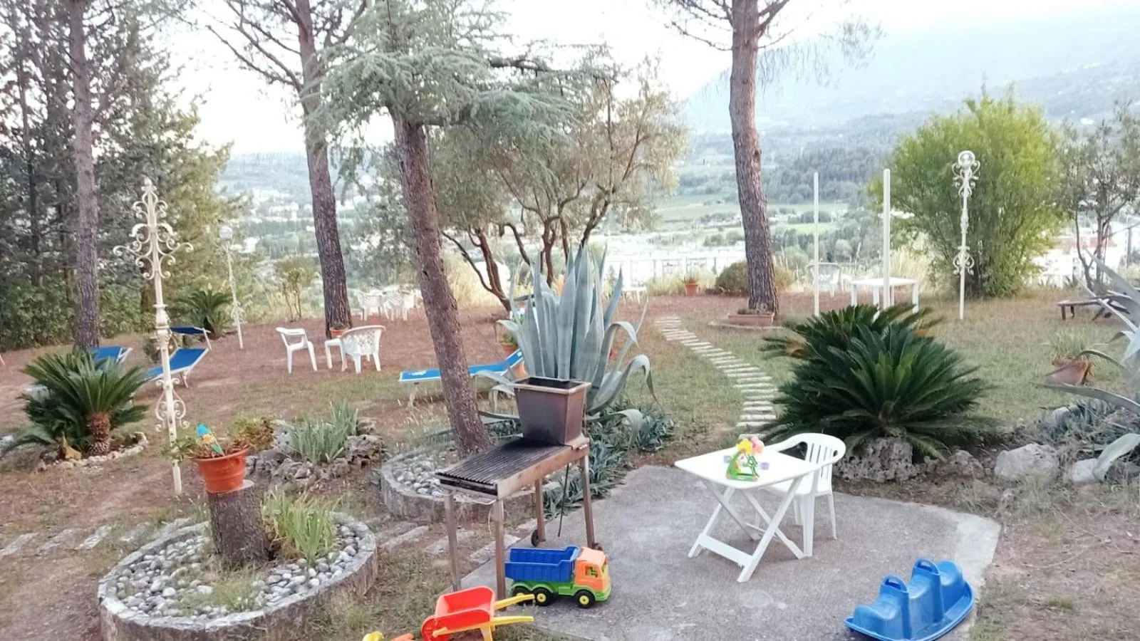 Garden view in Parco dei Gelsomini