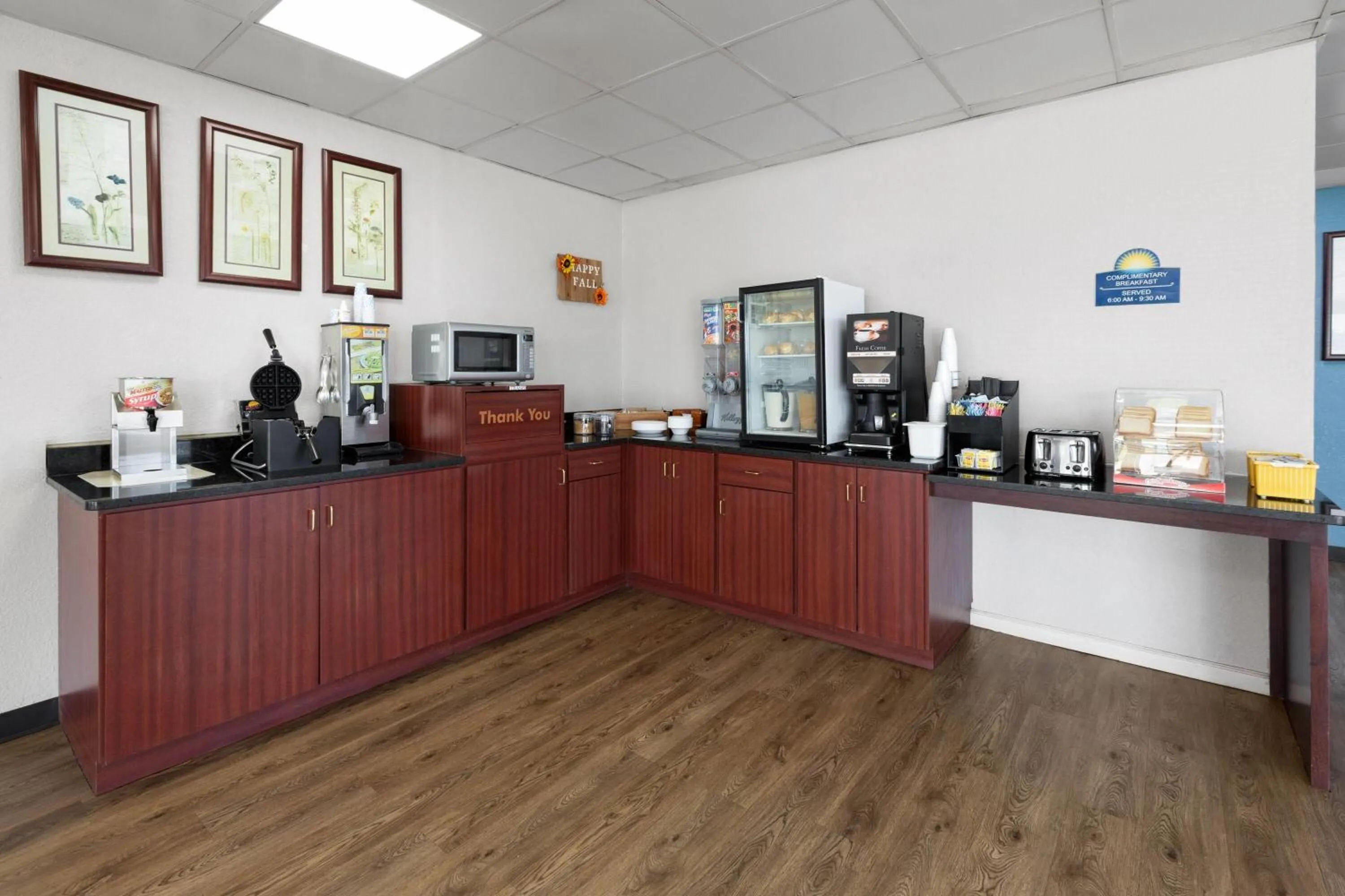 Breakfast in Days Inn by Wyndham Cambridge