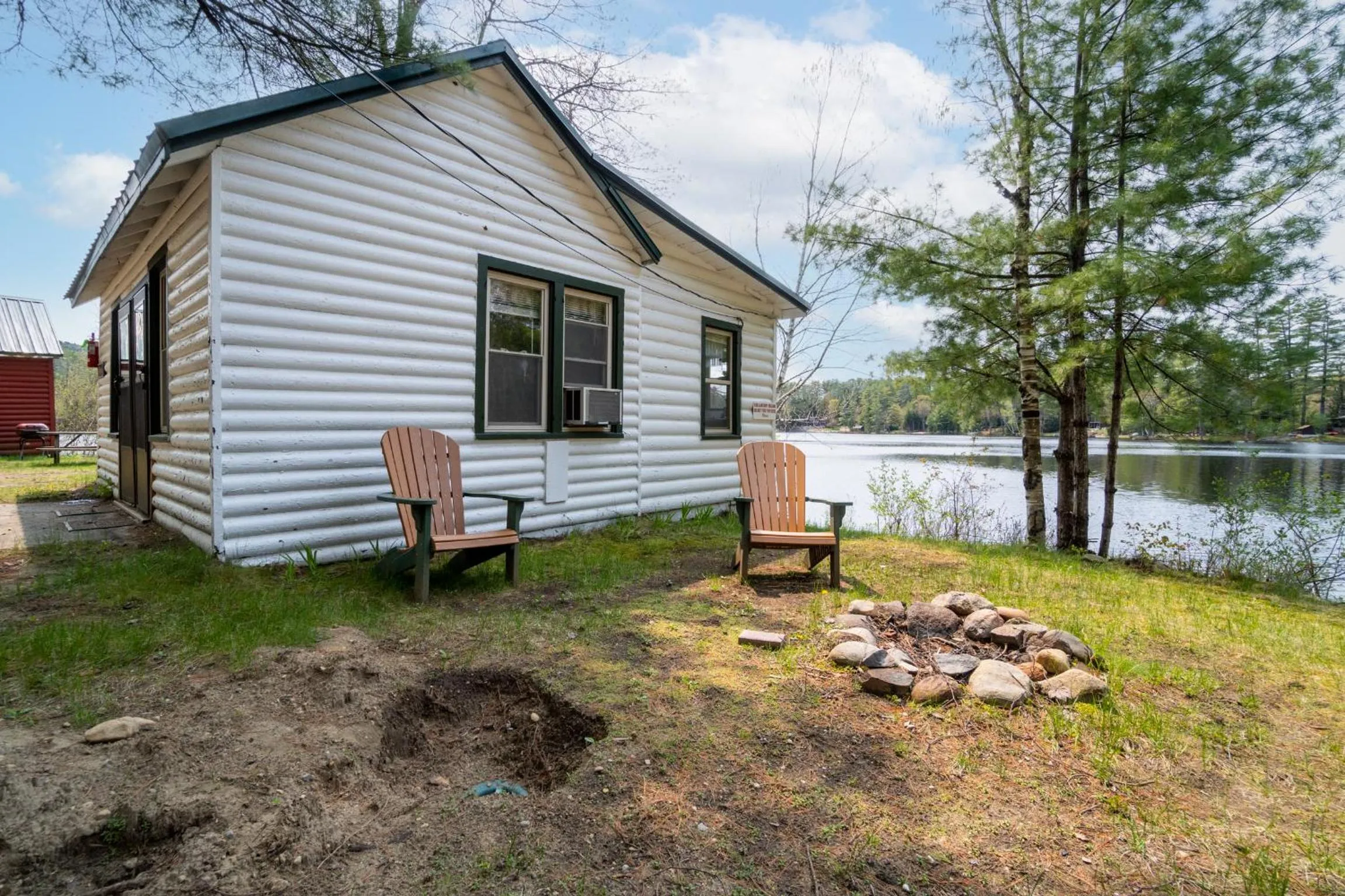 Hide-A-Way Waterfront Cottages