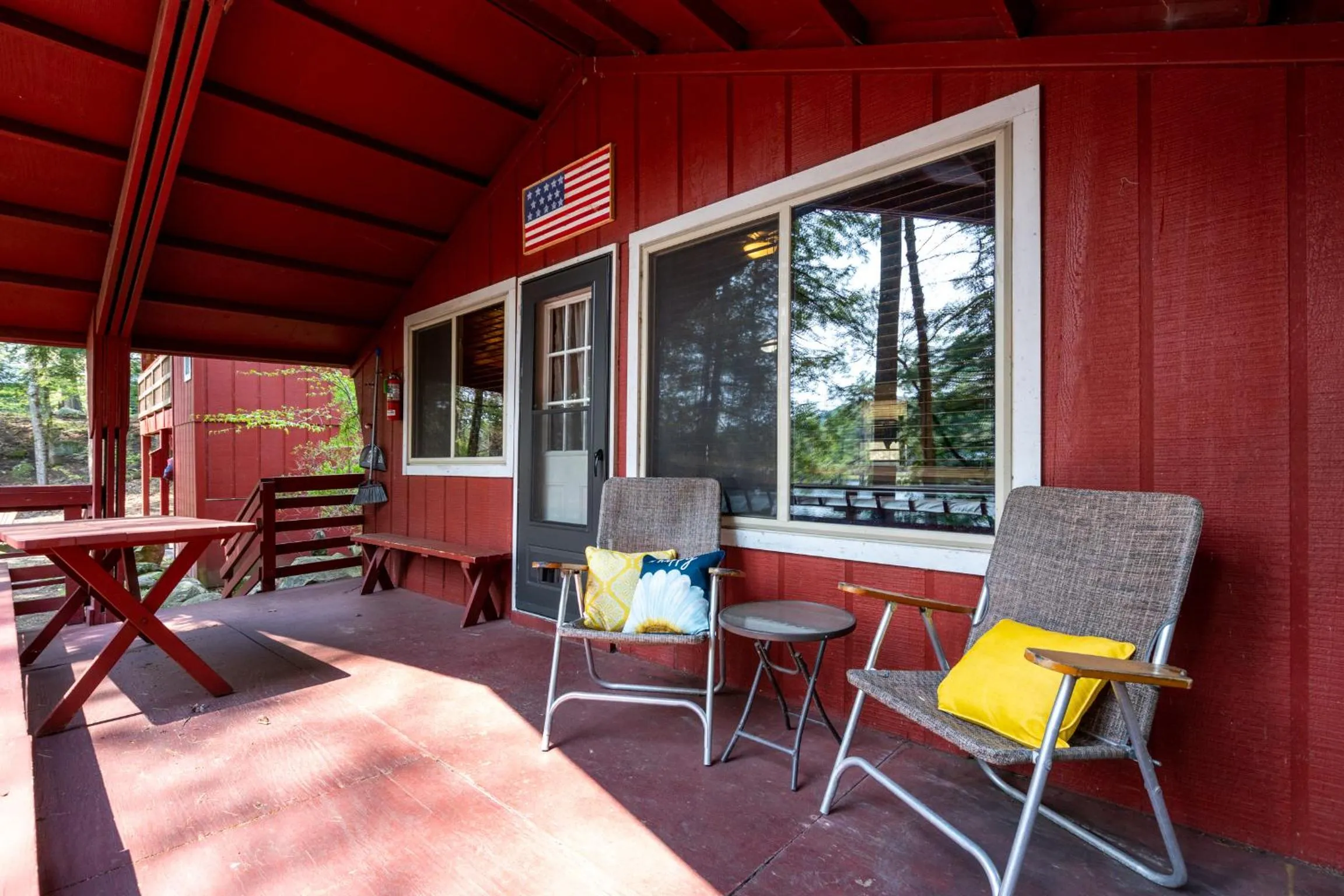 Hide-A-Way Waterfront Cottages