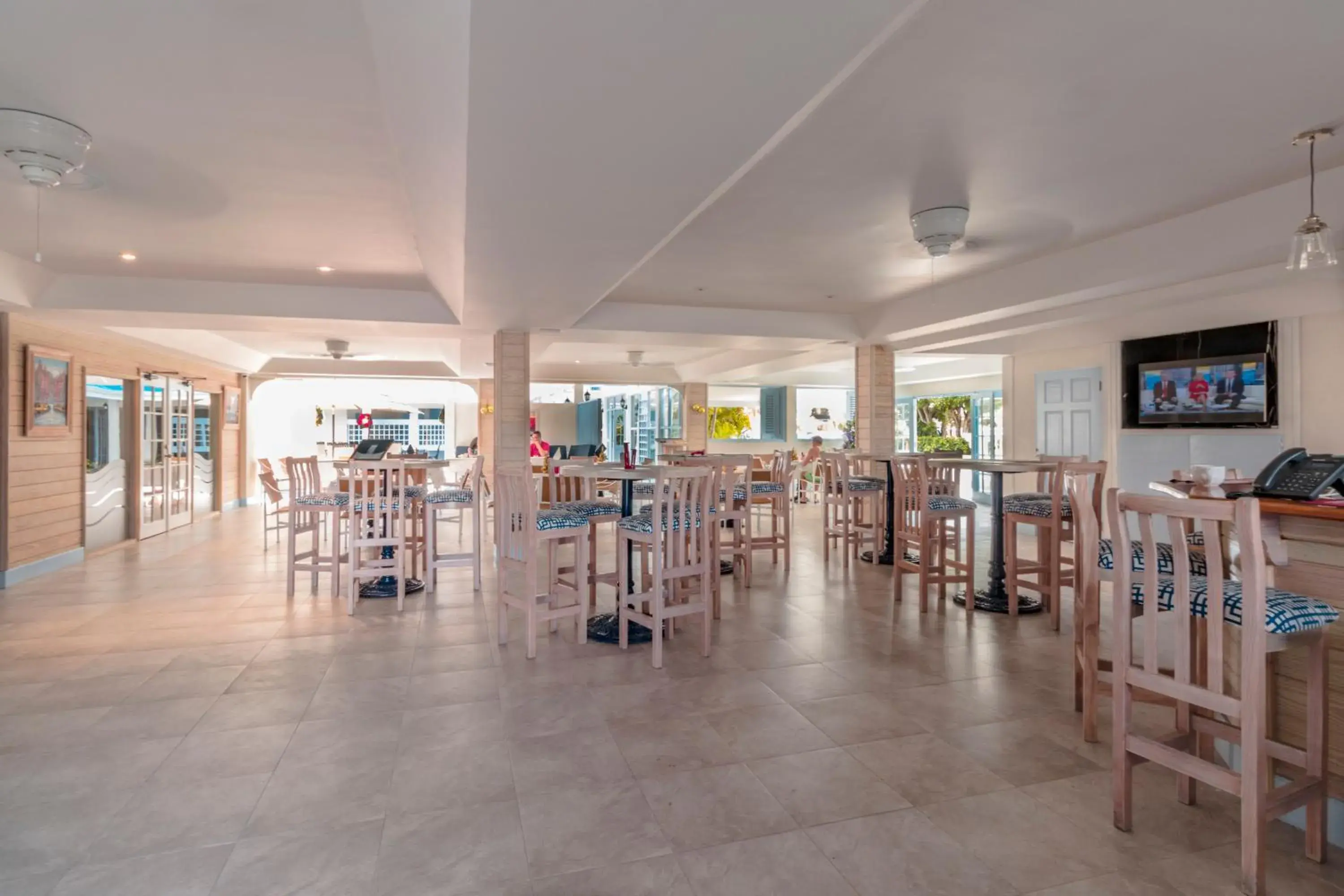 Restaurant/places to eat in Time Out Hotel Restaurant/places to eat in Time Out Hotel