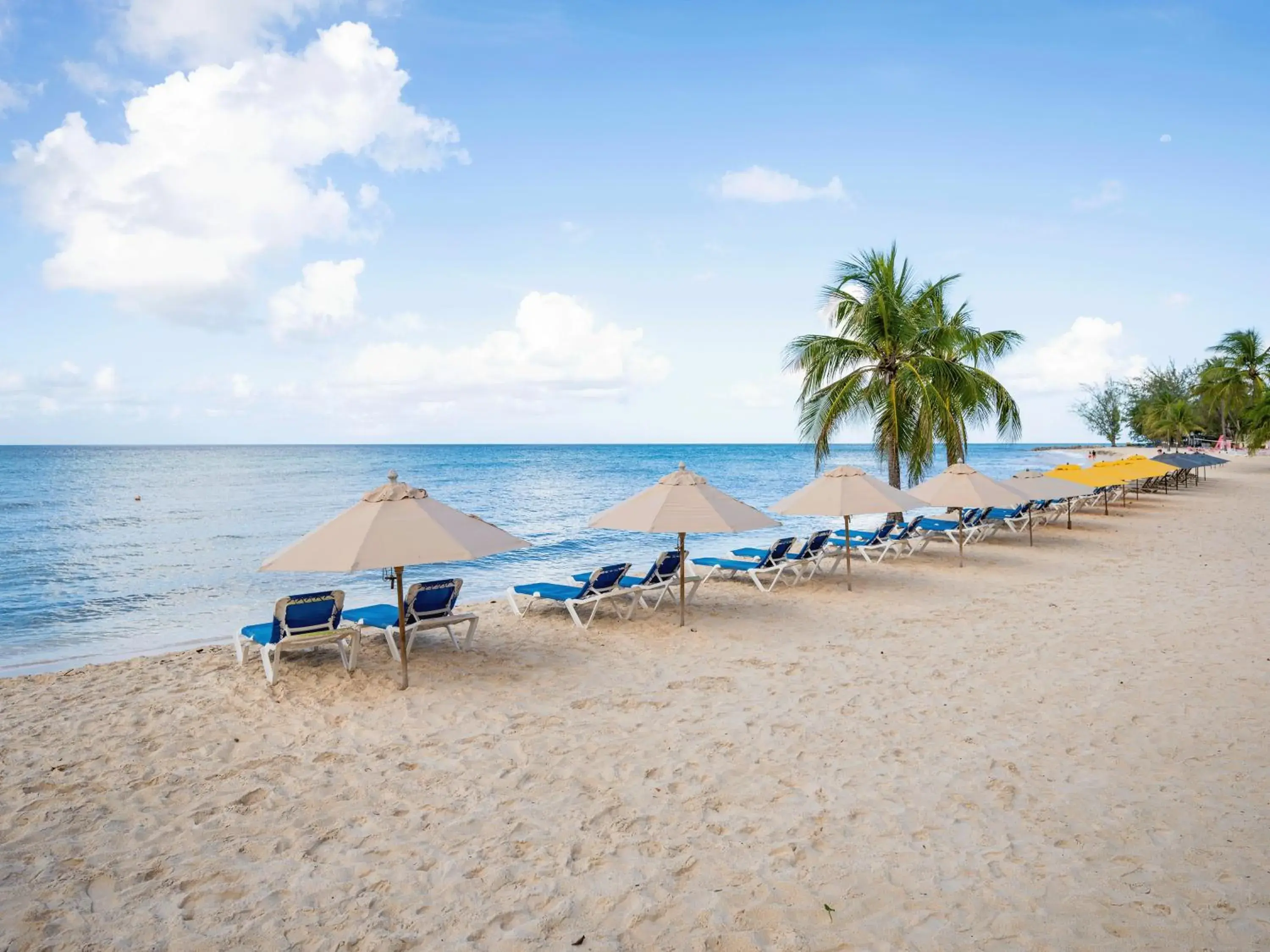 Swimming pool in Time Out Hotel Swimming pool in Time Out Hotel