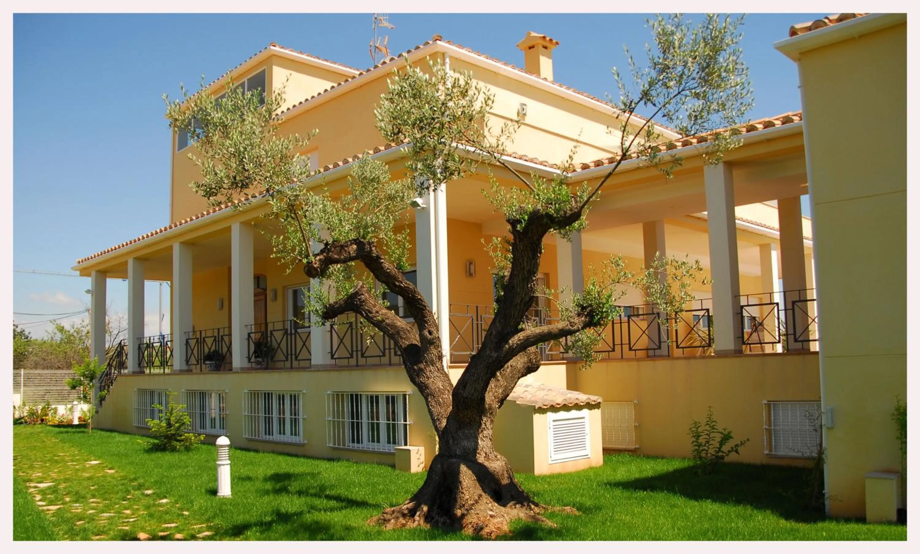 Facade/entrance in Luz de Azahar Bed and Breakfast