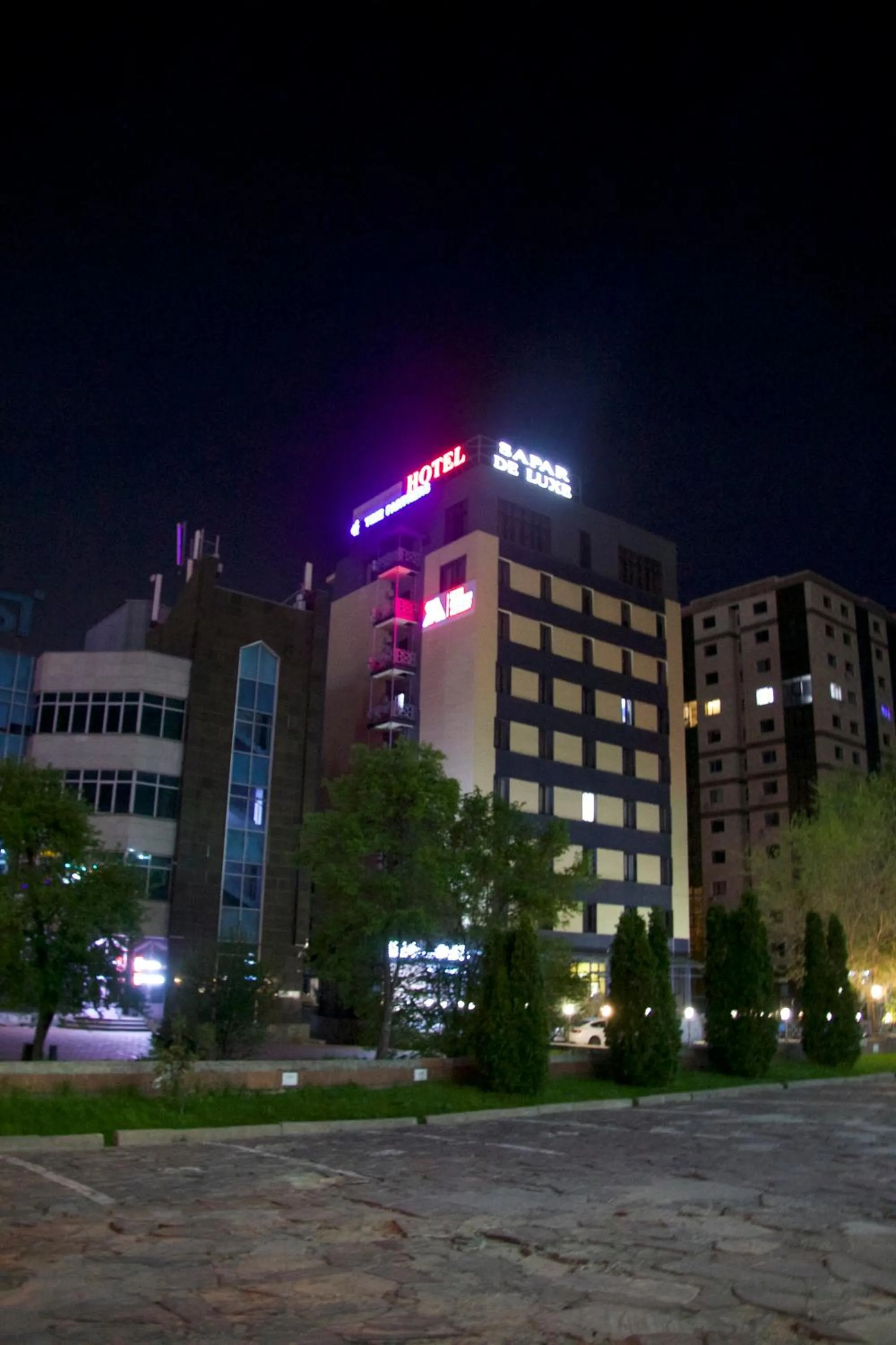 Property building in DeLuxe PLAZA