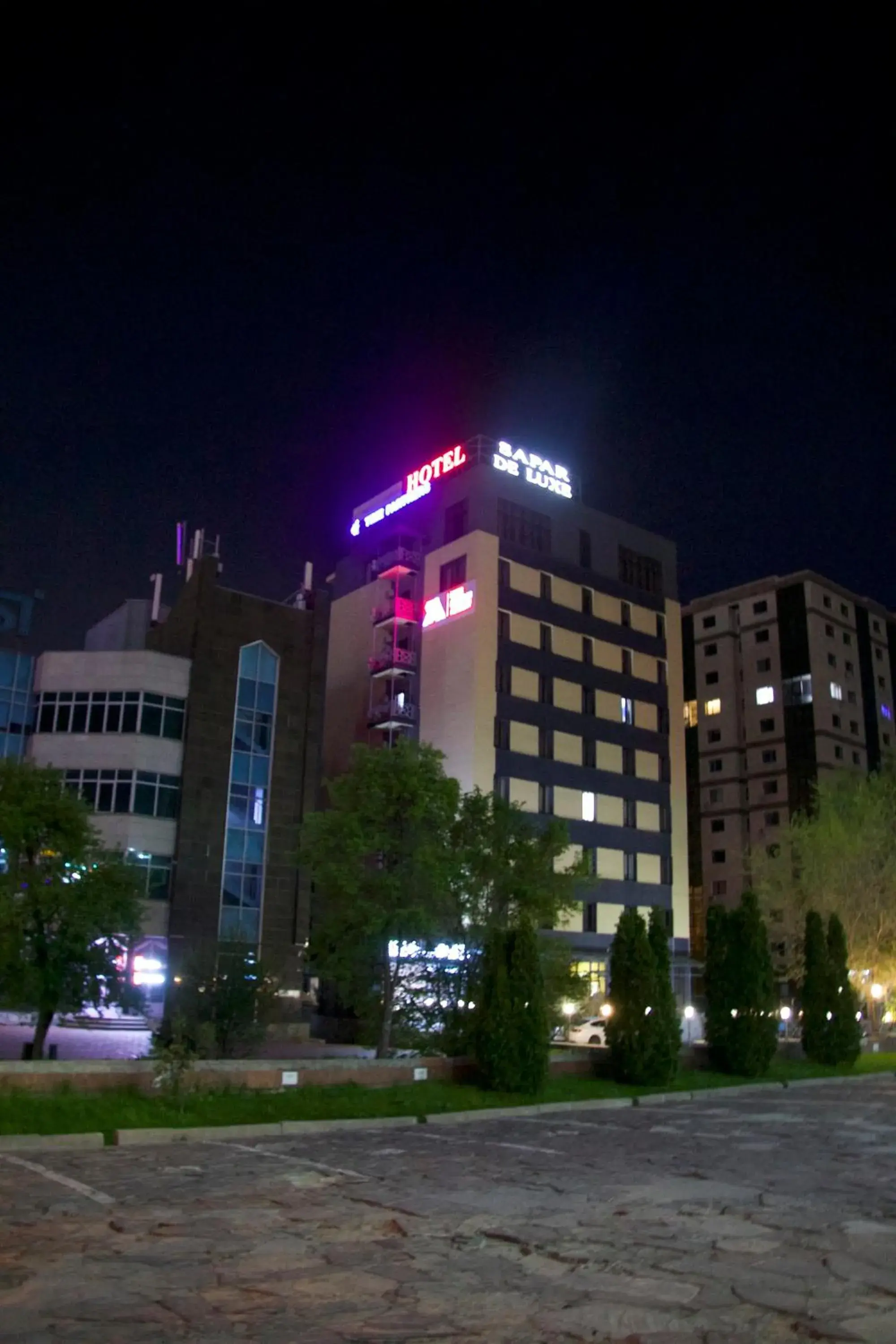 Property building in DeLuxe PLAZA Property building in DeLuxe PLAZA