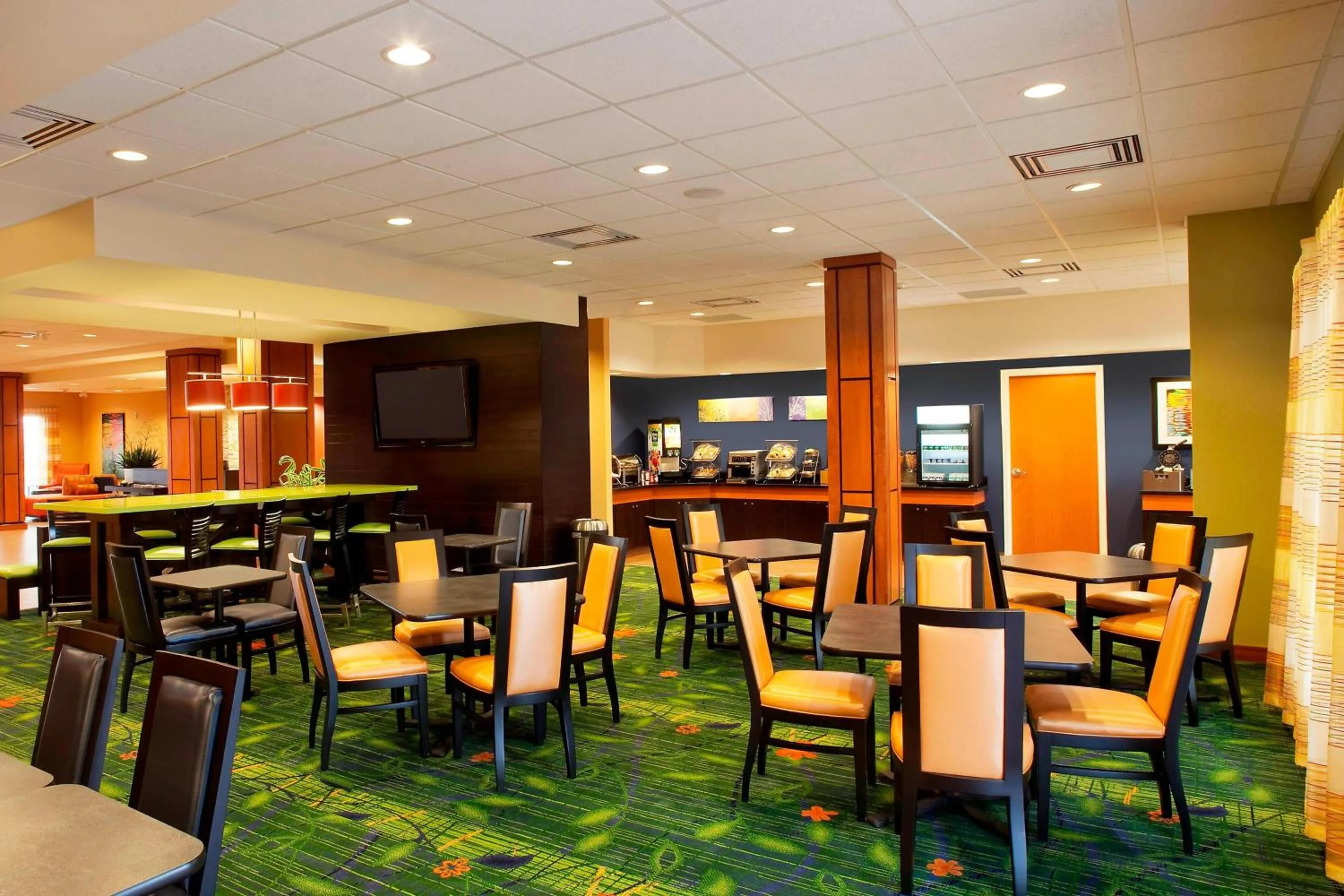 Breakfast in Fairfield Inn & Suites by Marriott Toronto Mississauga