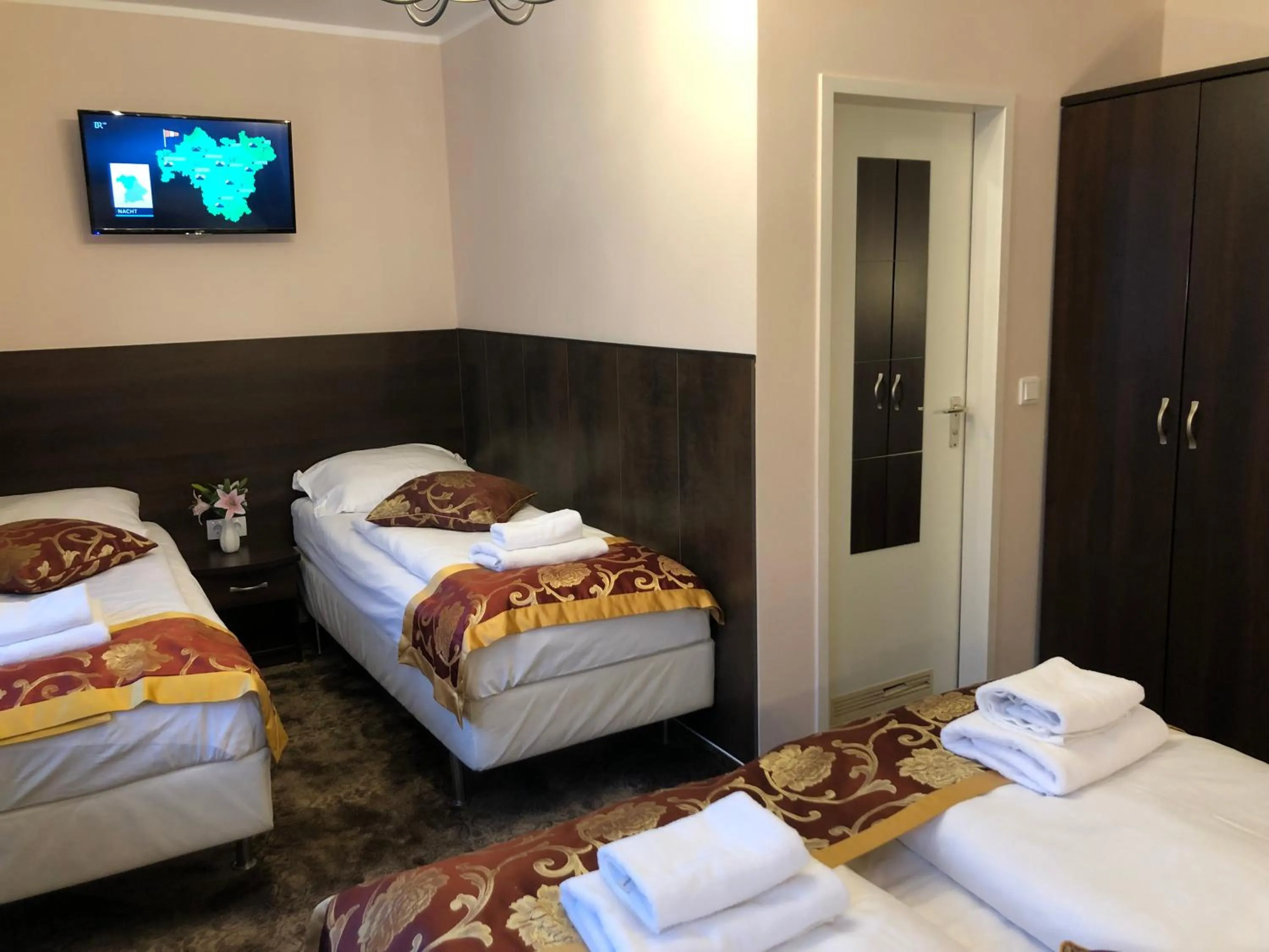 Photo of the whole room, Bed in Atlas Berlin Hotel