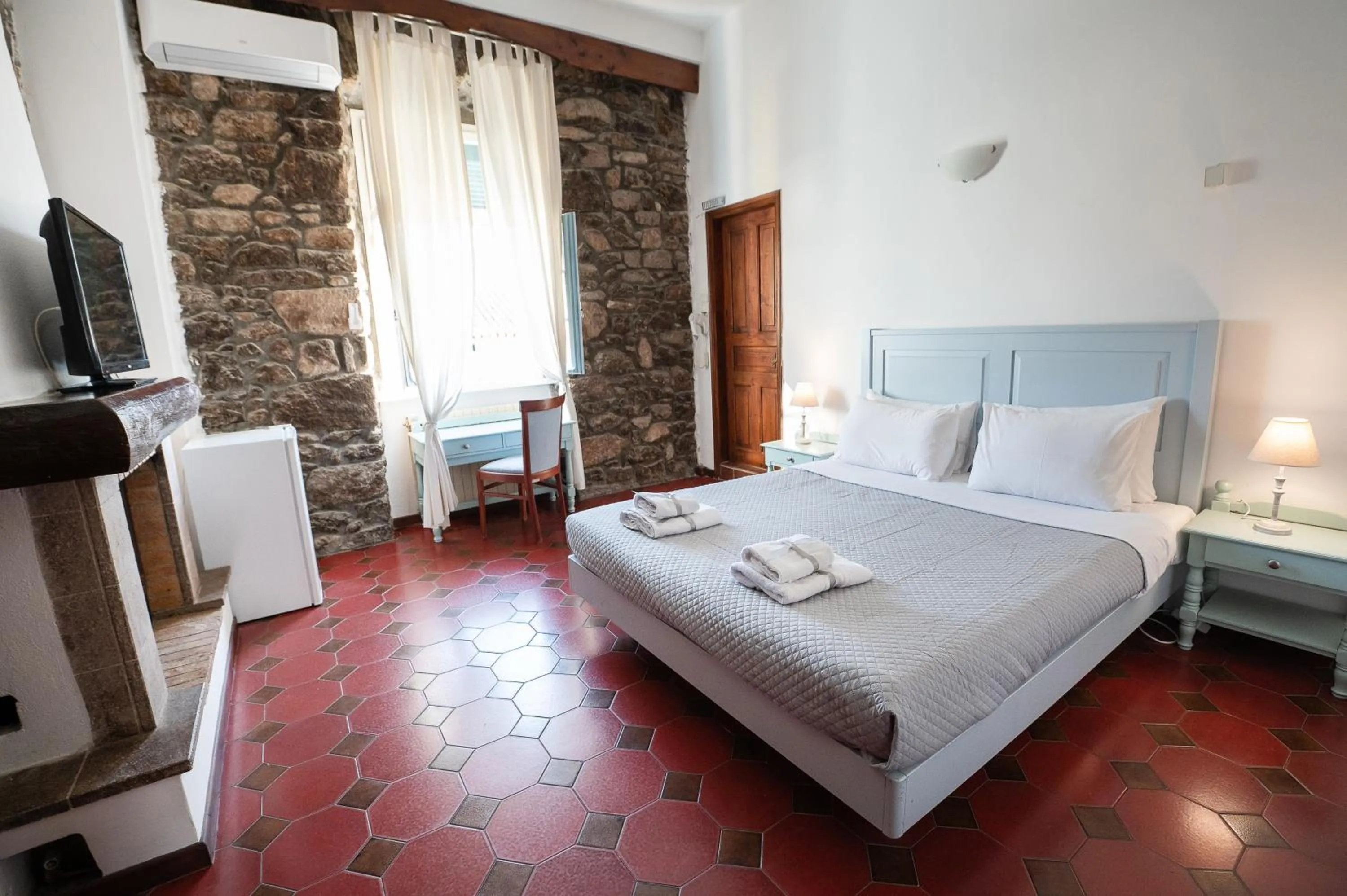 Photo of the whole room, Bed in Dionysos Hotel