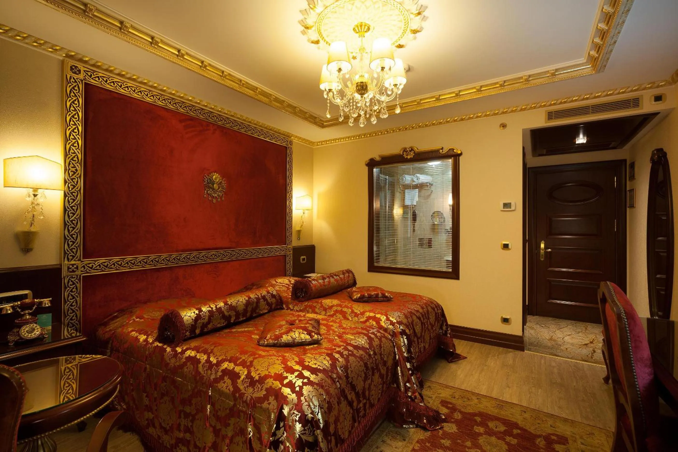 Shower, Bed in Ottoman's Life Hotel S Class