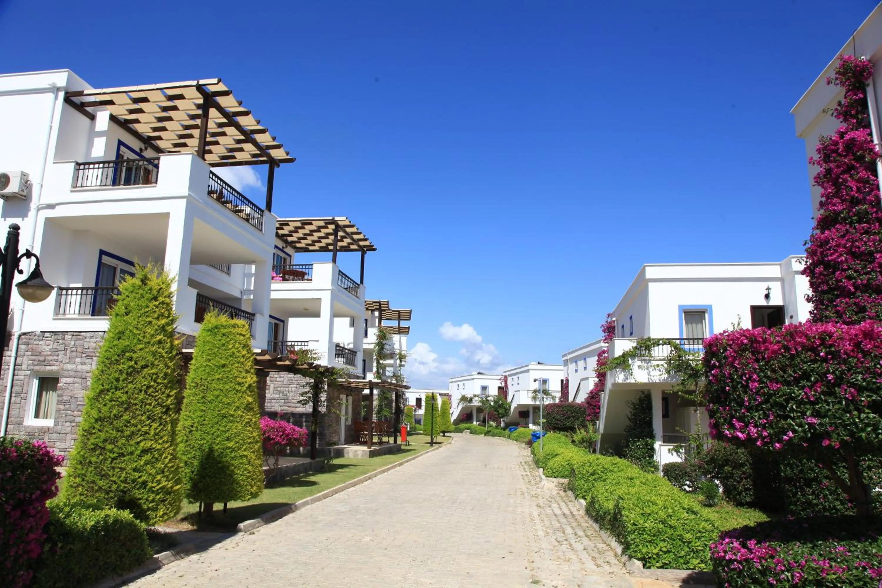 Day in Aktur Residence