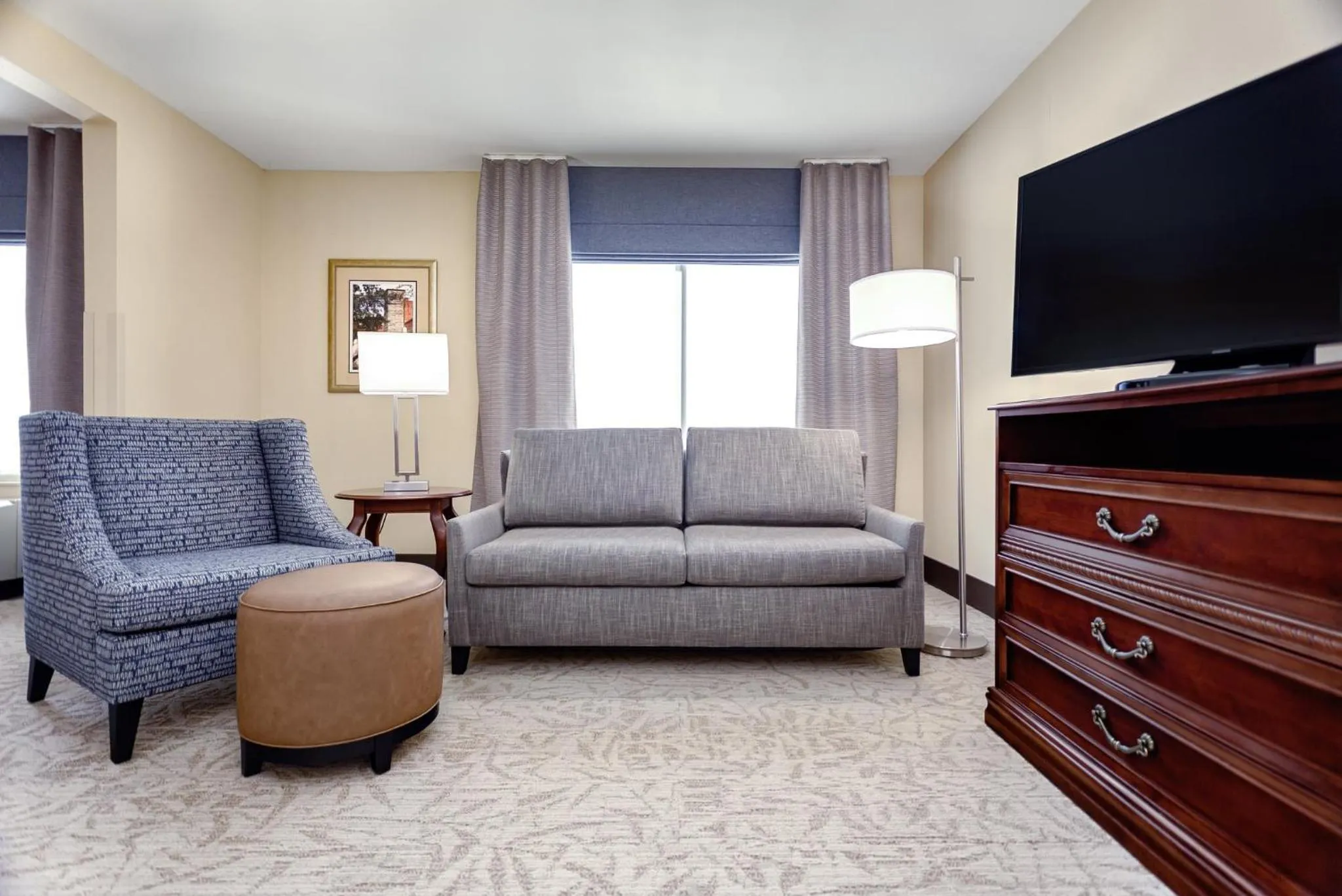 Photo of the whole room in Lexington Expo Hotel by IHG