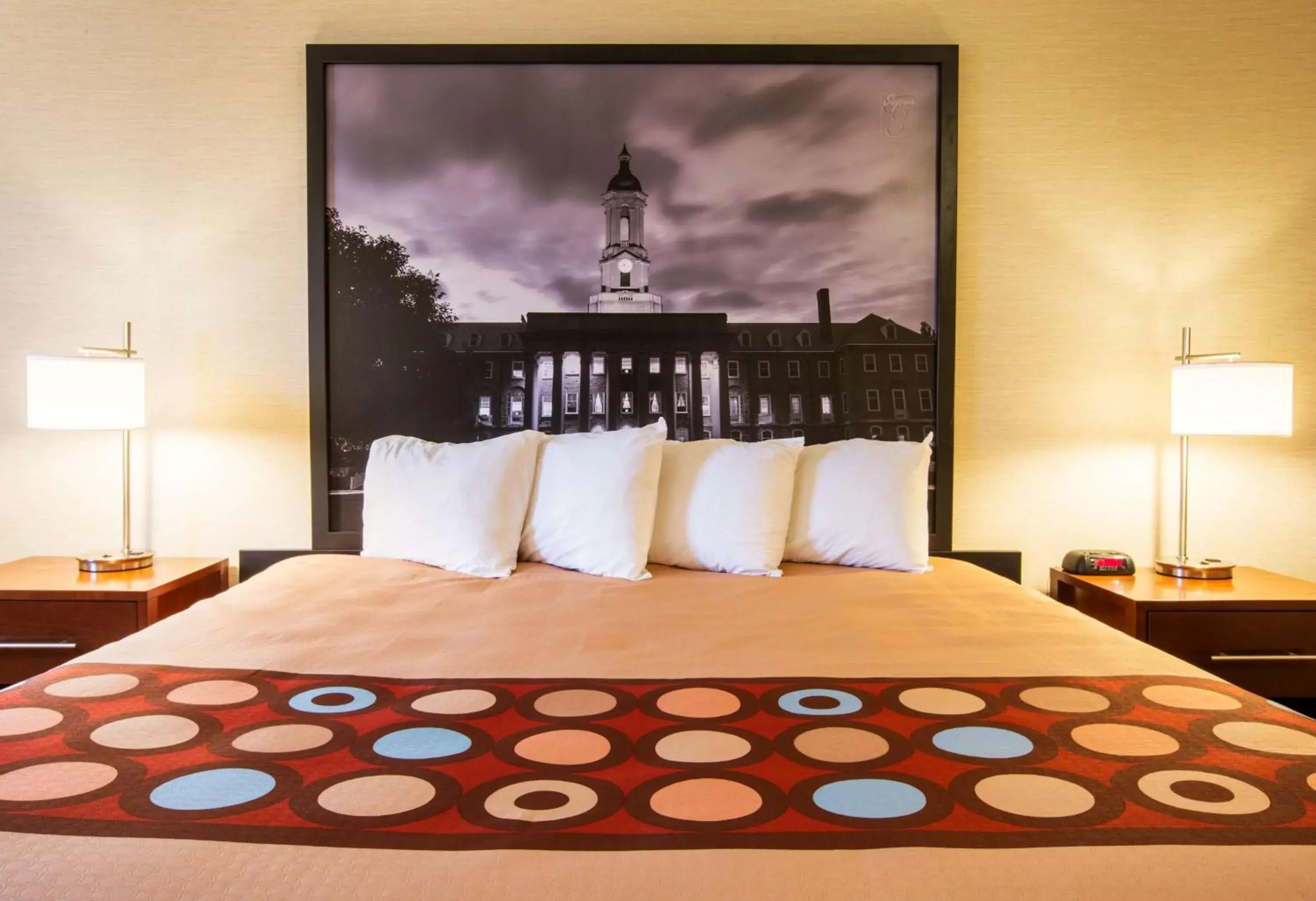 Photo of the whole room, Bed in Super 8 by Wyndham State College Photo of the whole room, Bed in Super 8 by Wyndham State College