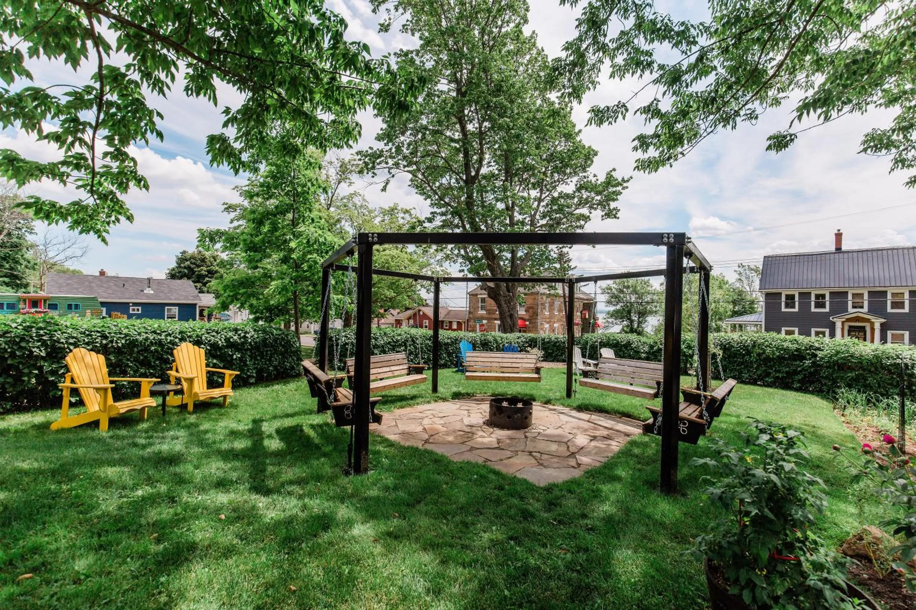 Garden in Willow House Inn B&B