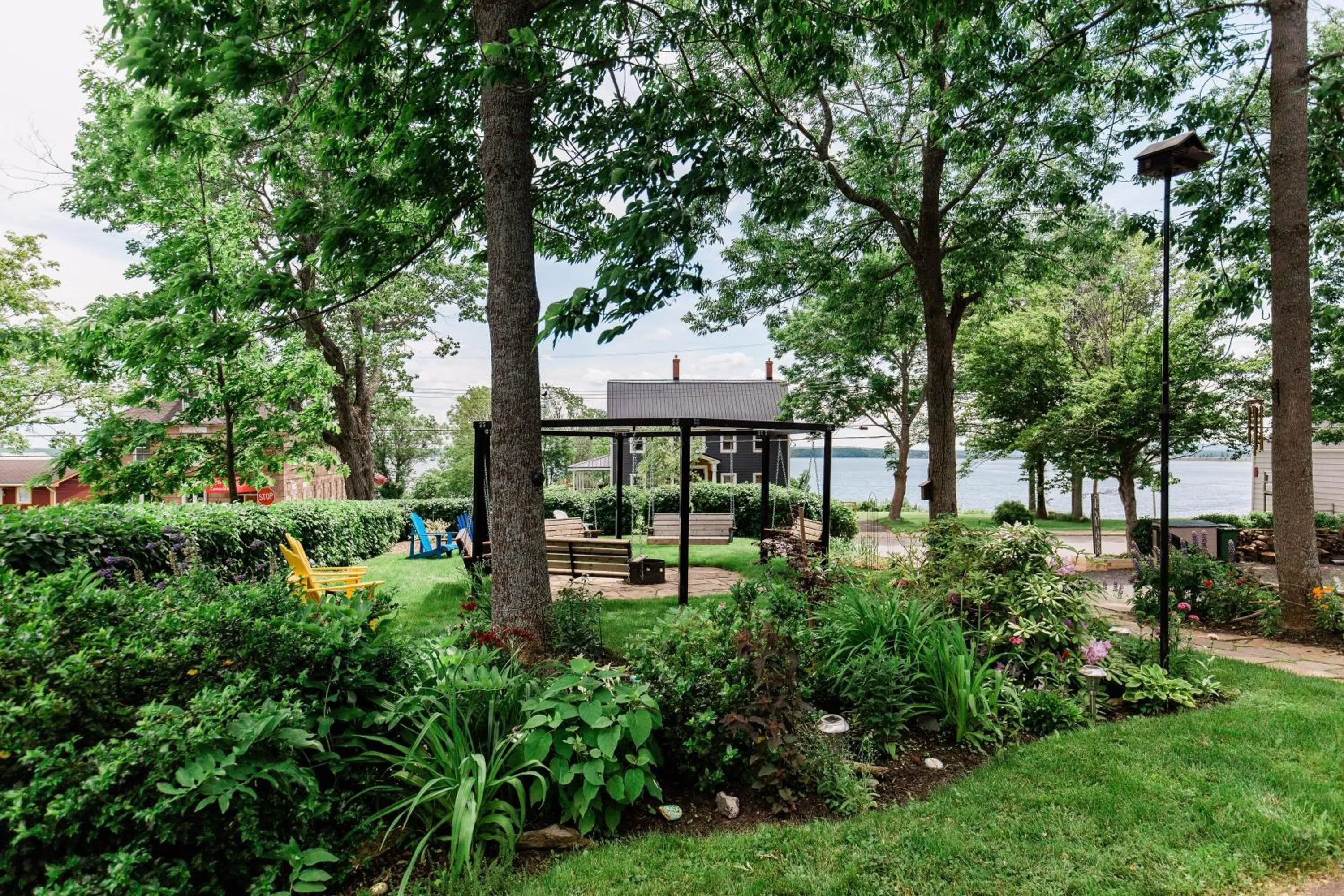 Garden in Willow House Inn B&B