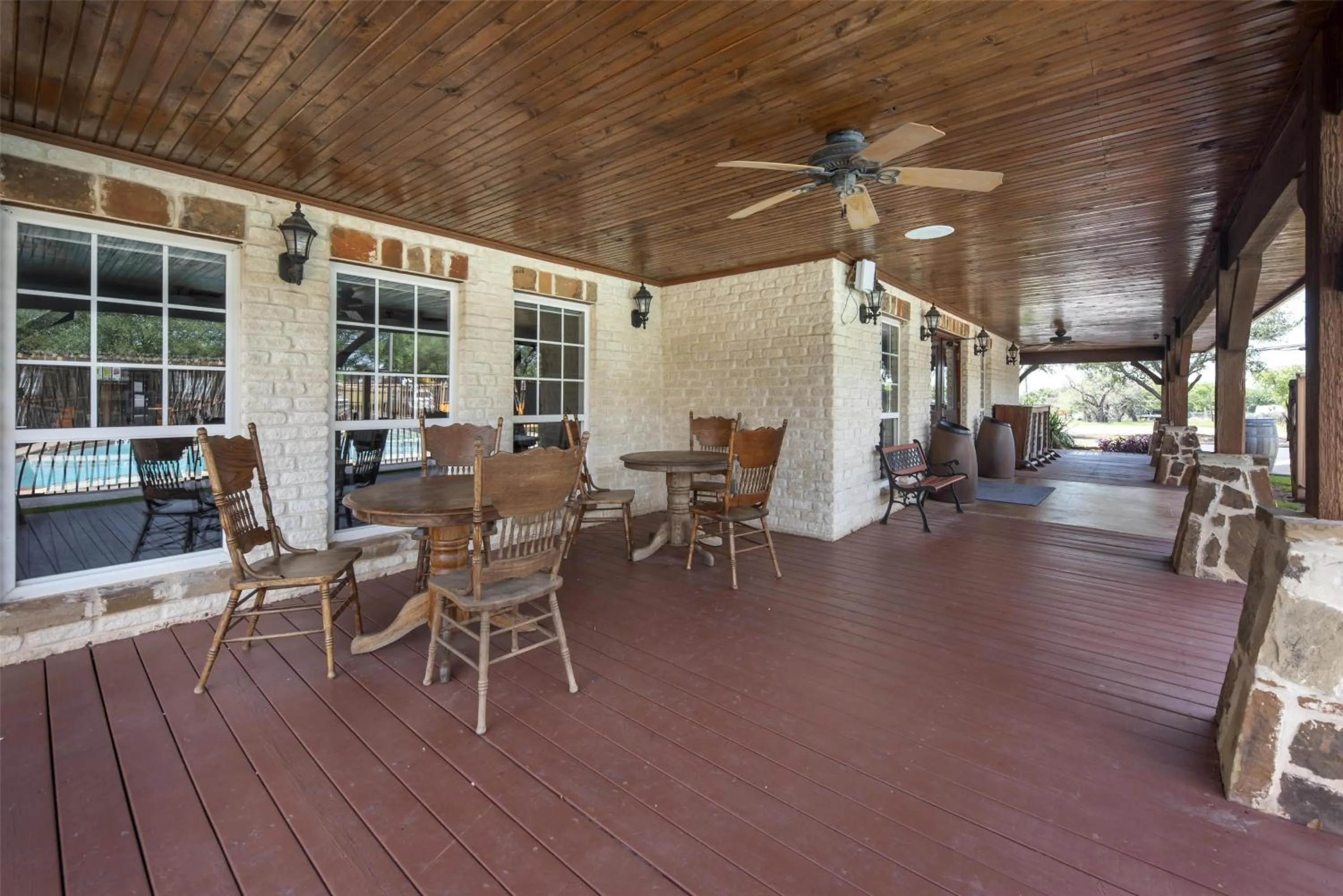 Property building in Best Western Plus Fredericksburg