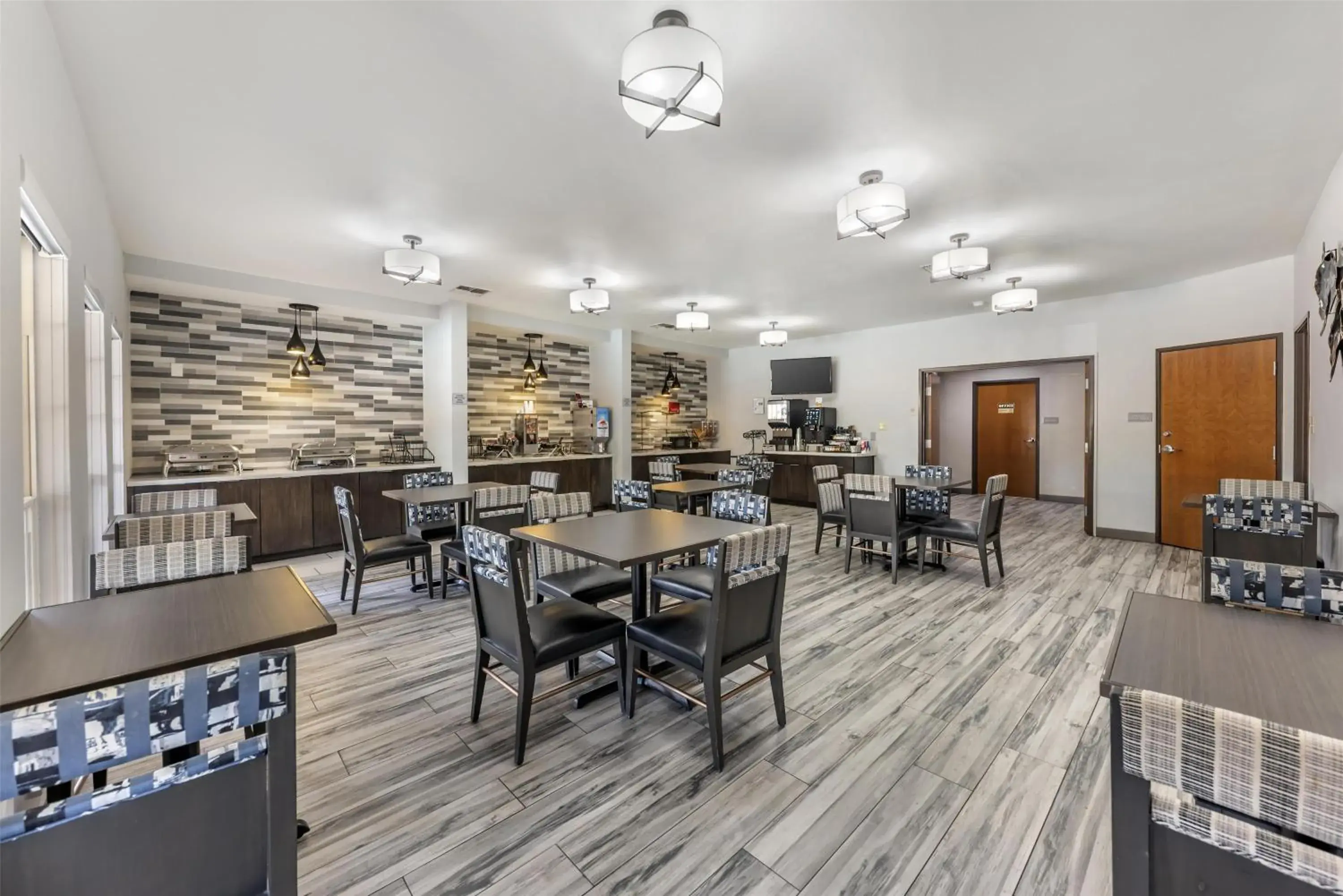 Breakfast in Best Western Plus Fredericksburg Breakfast in Best Western Plus Fredericksburg