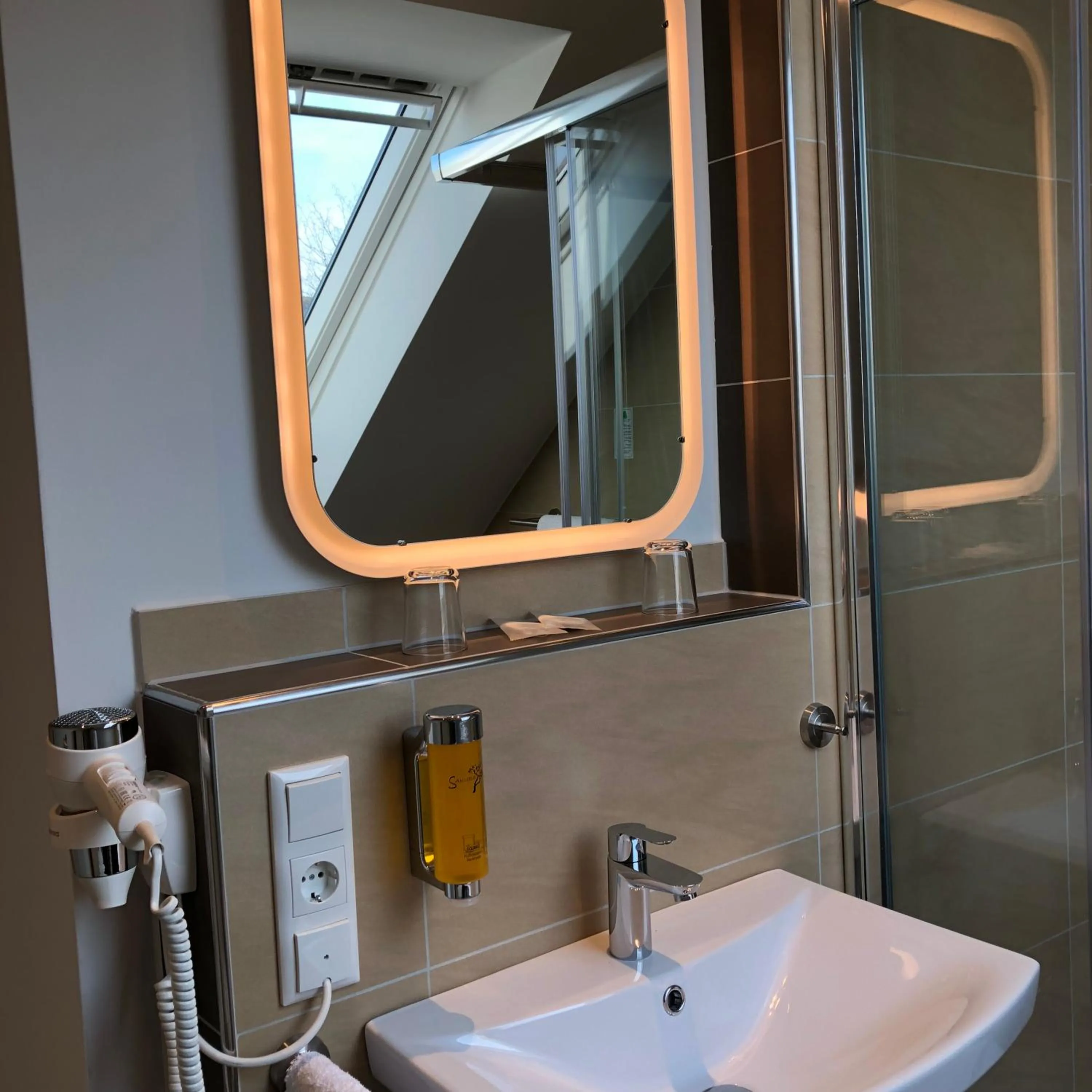 Hotel Select Suites & Aparts