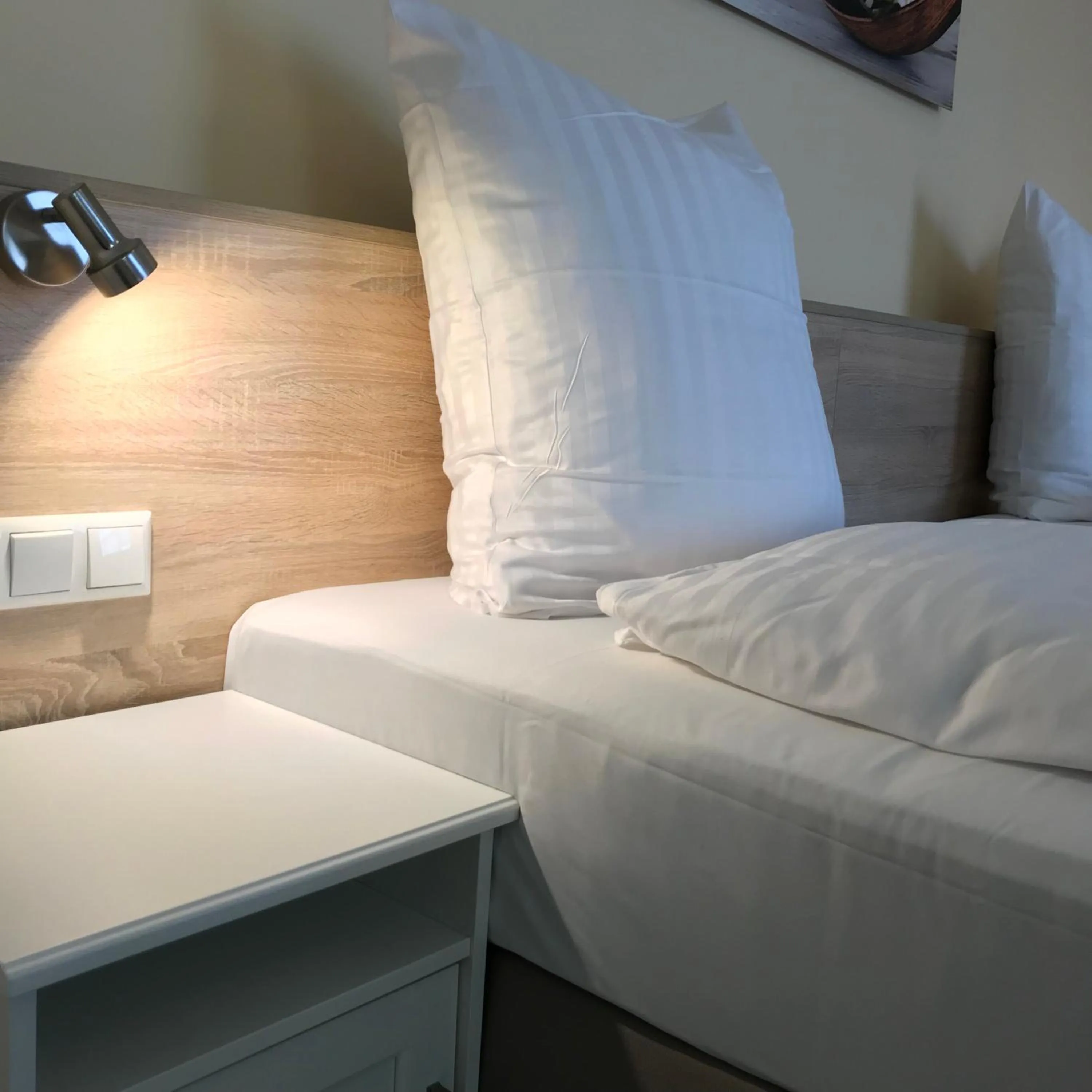 Bed in Hotel Select Suites & Aparts