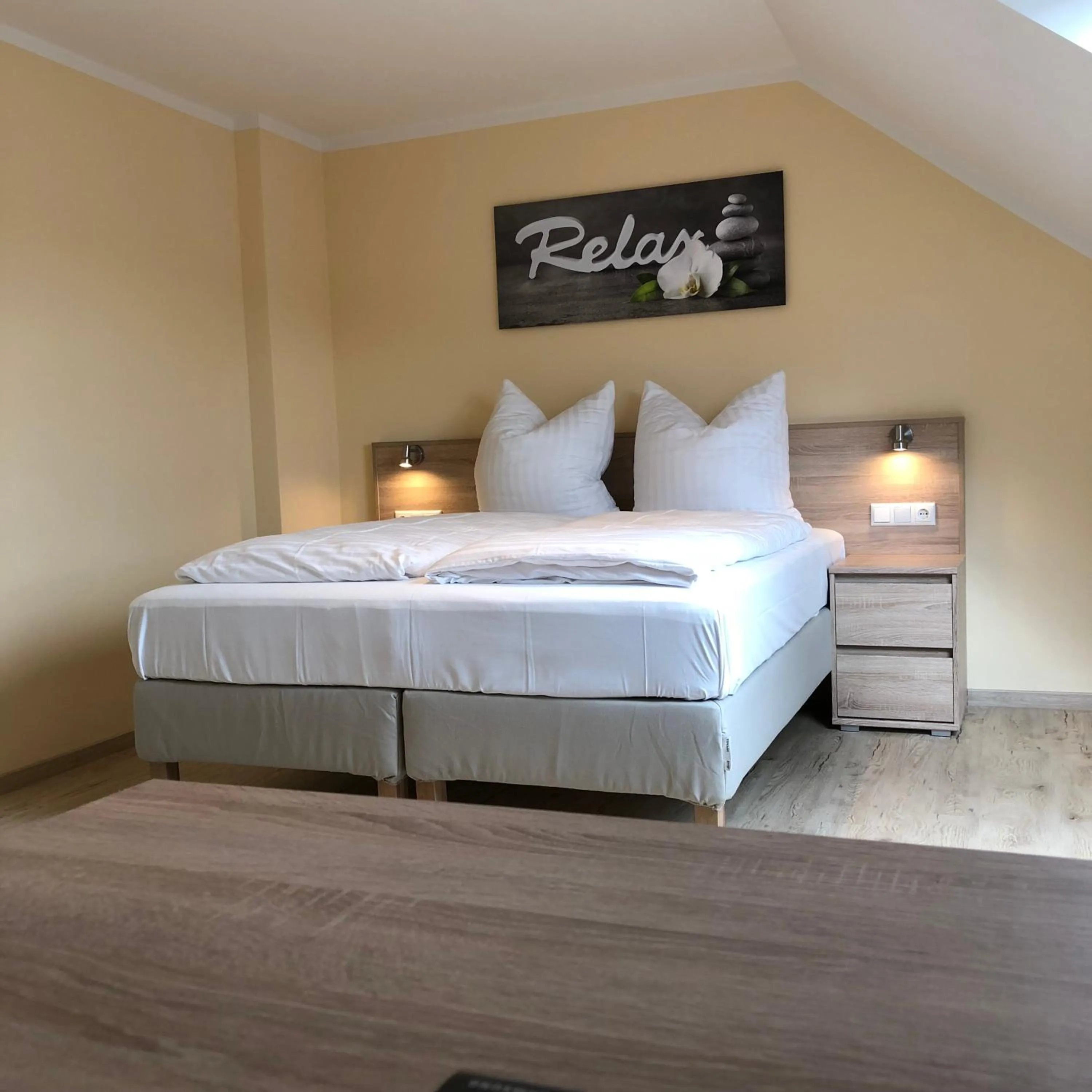 Bed in Hotel Select Suites & Aparts