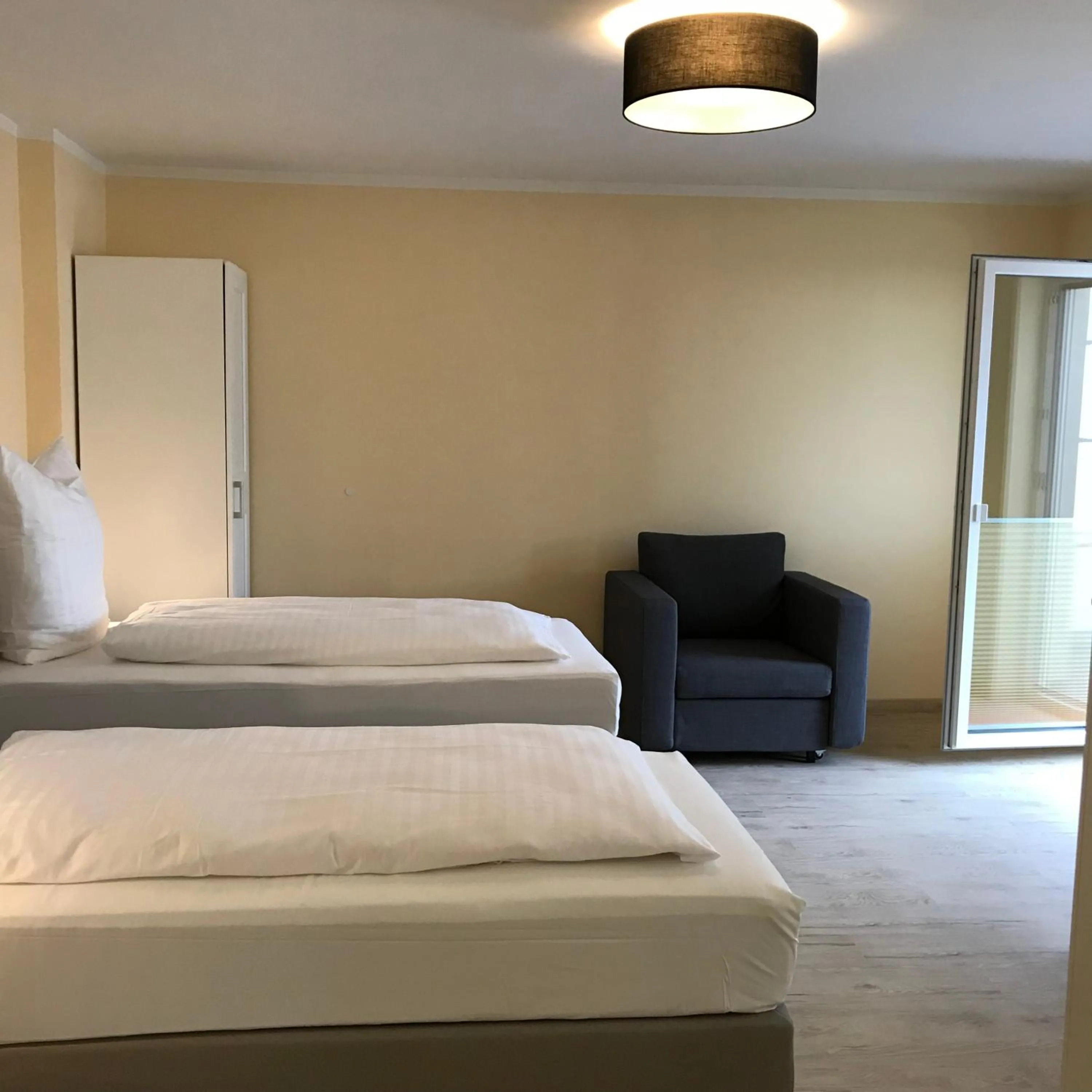 Bed in Hotel Select Suites & Aparts