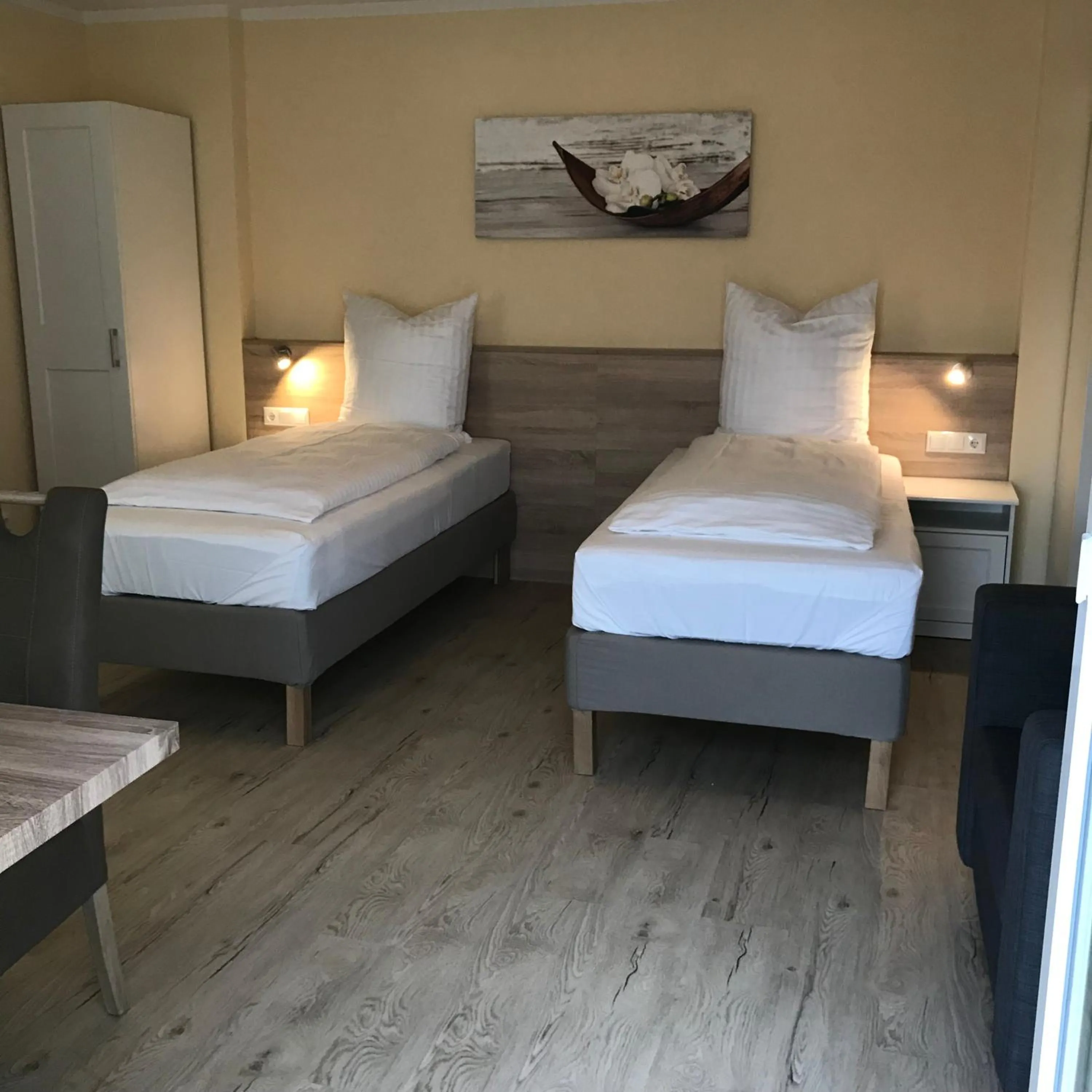 Bed in Hotel Select Suites & Aparts