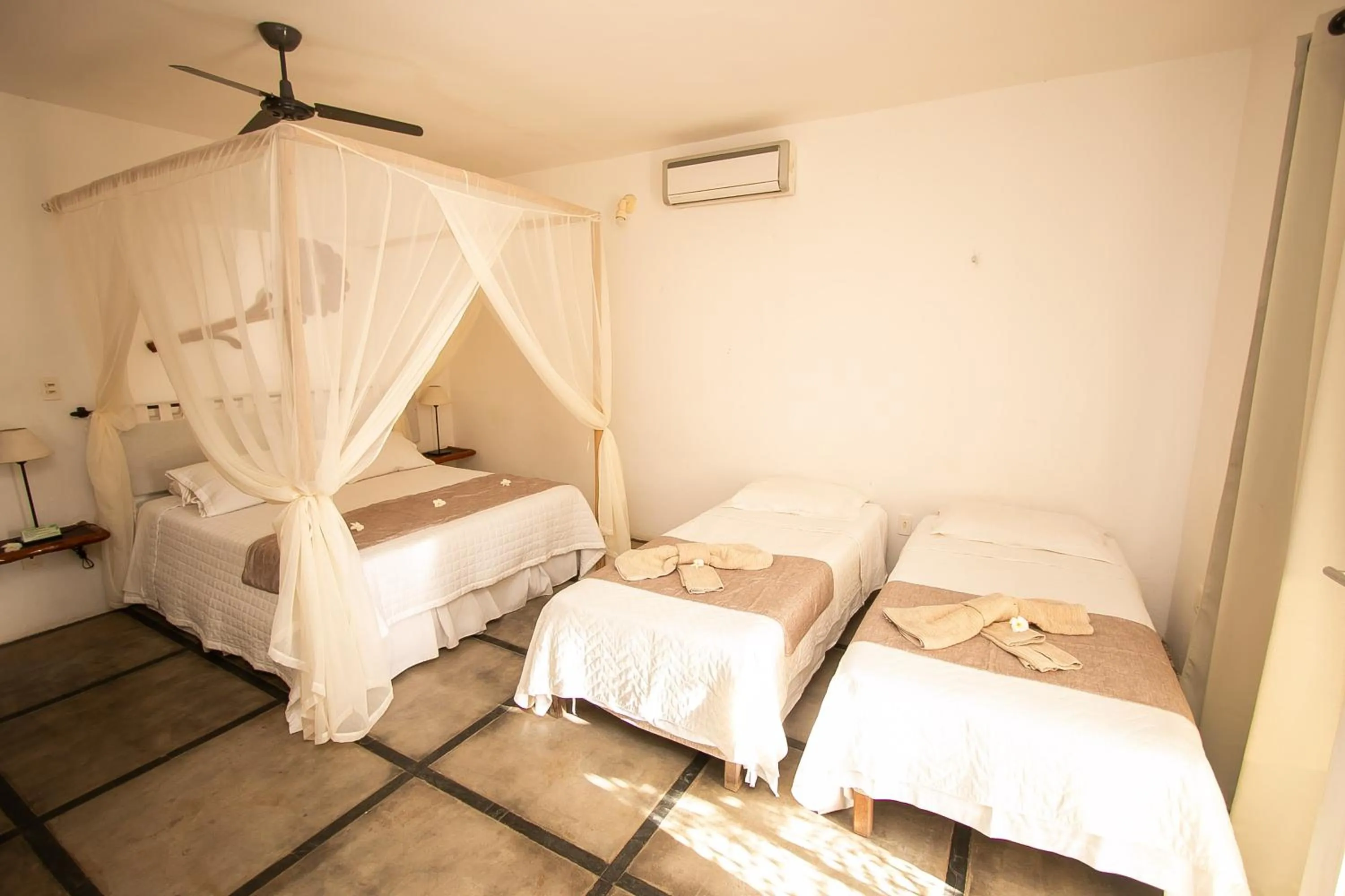 Decorative detail, Bed in Amagali Pousada