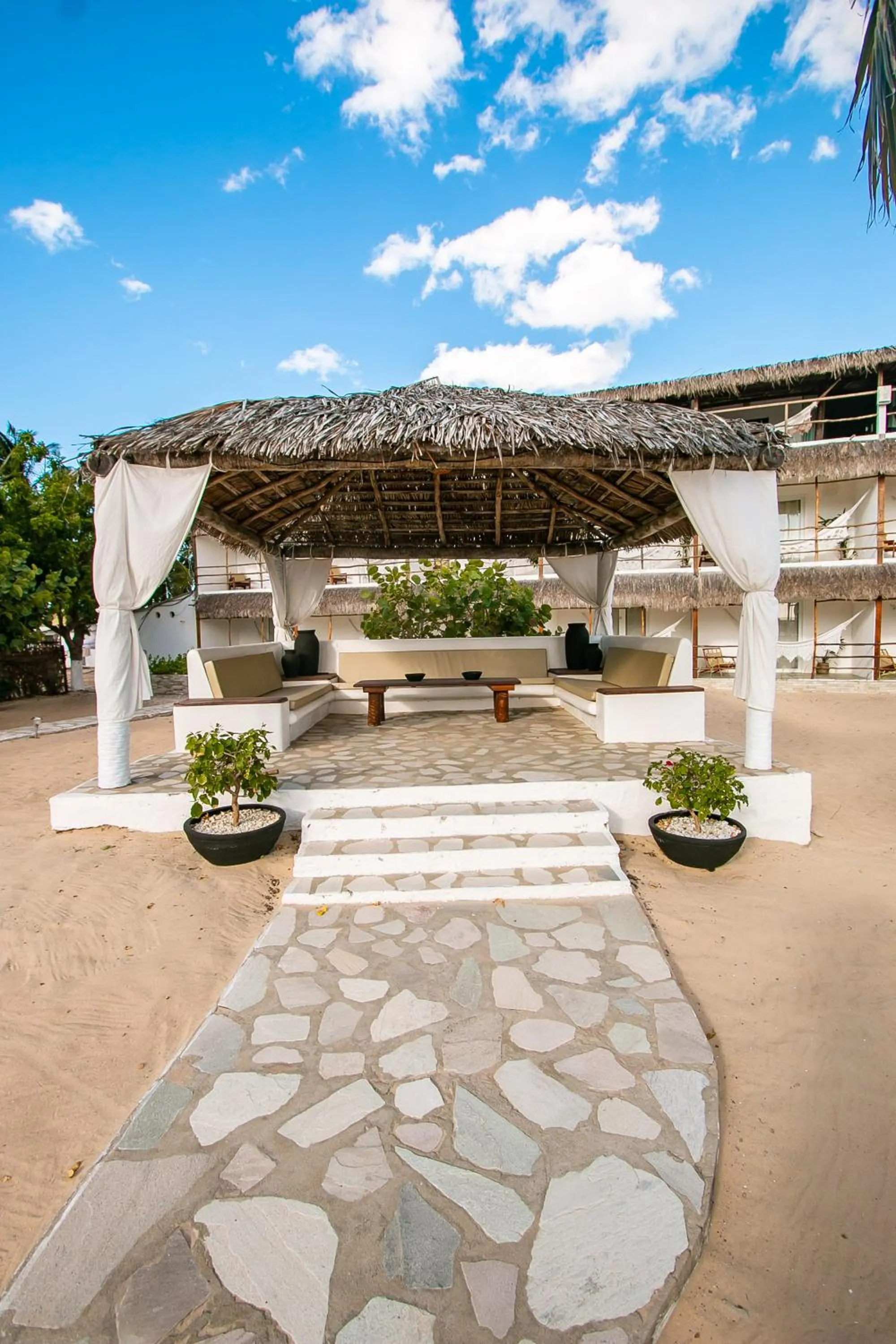 Communal lounge/ TV room in Amagali Pousada