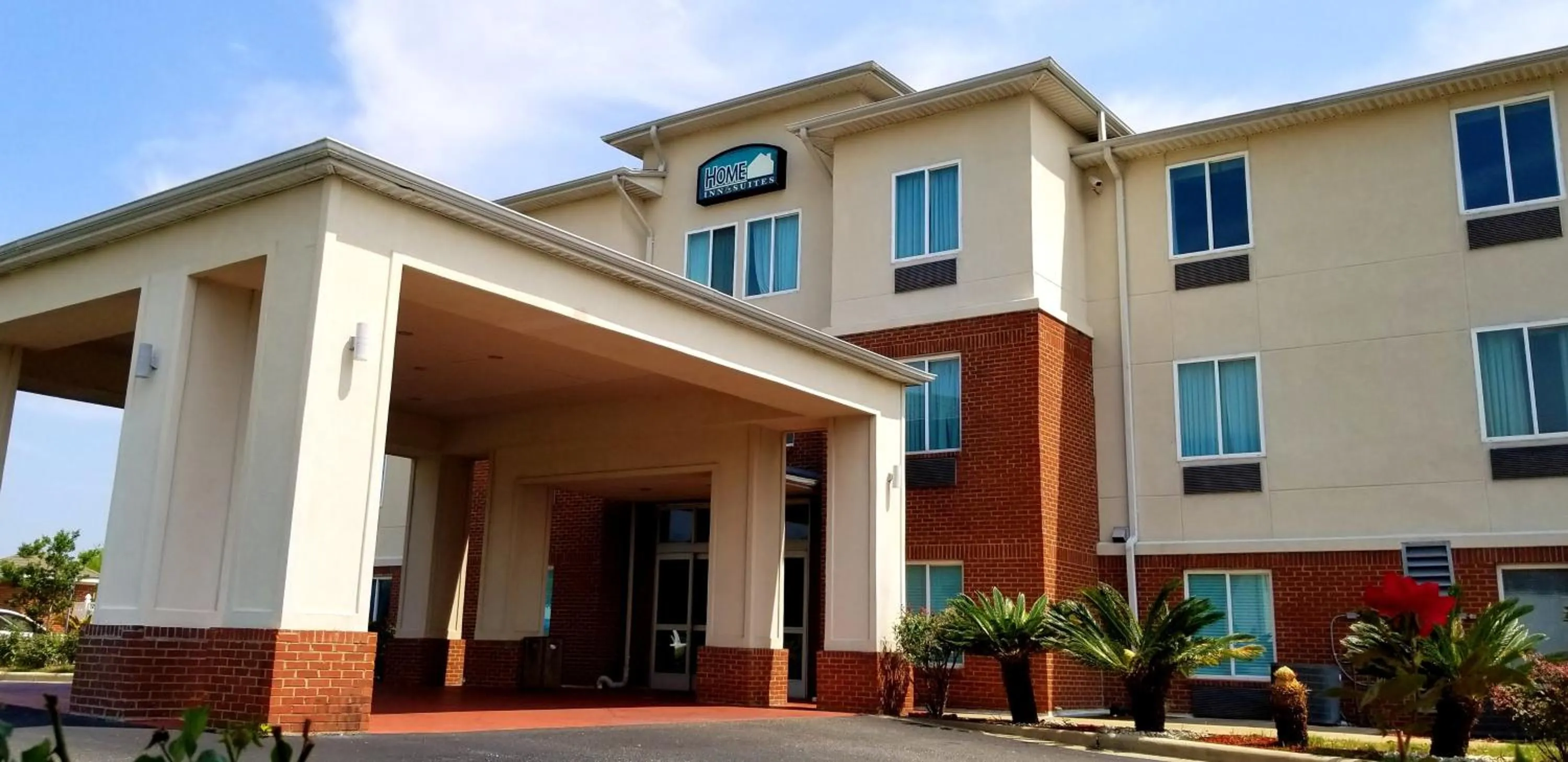 Property building in Home Inn & Suites