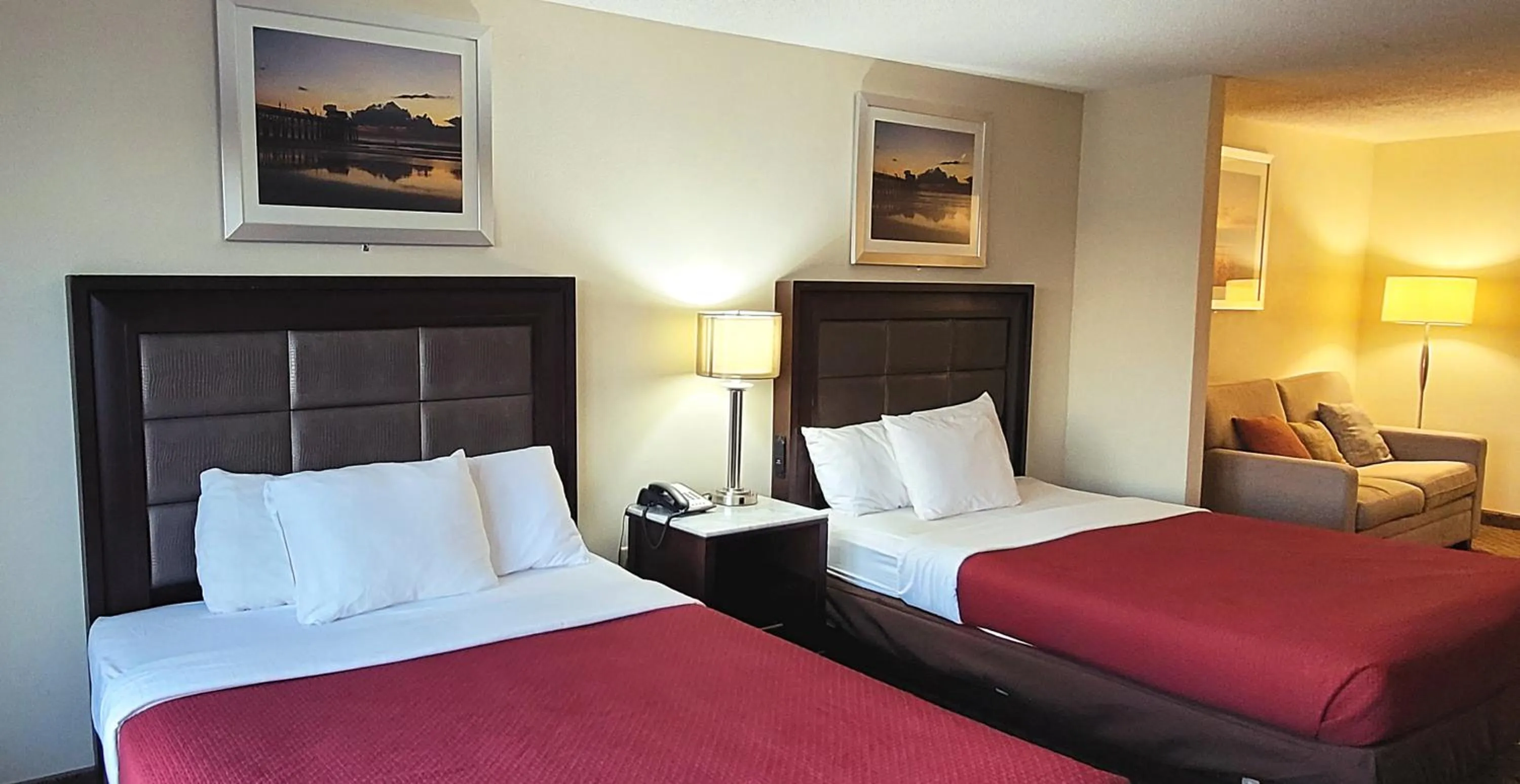 Bedroom, Bed in Home Inn & Suites