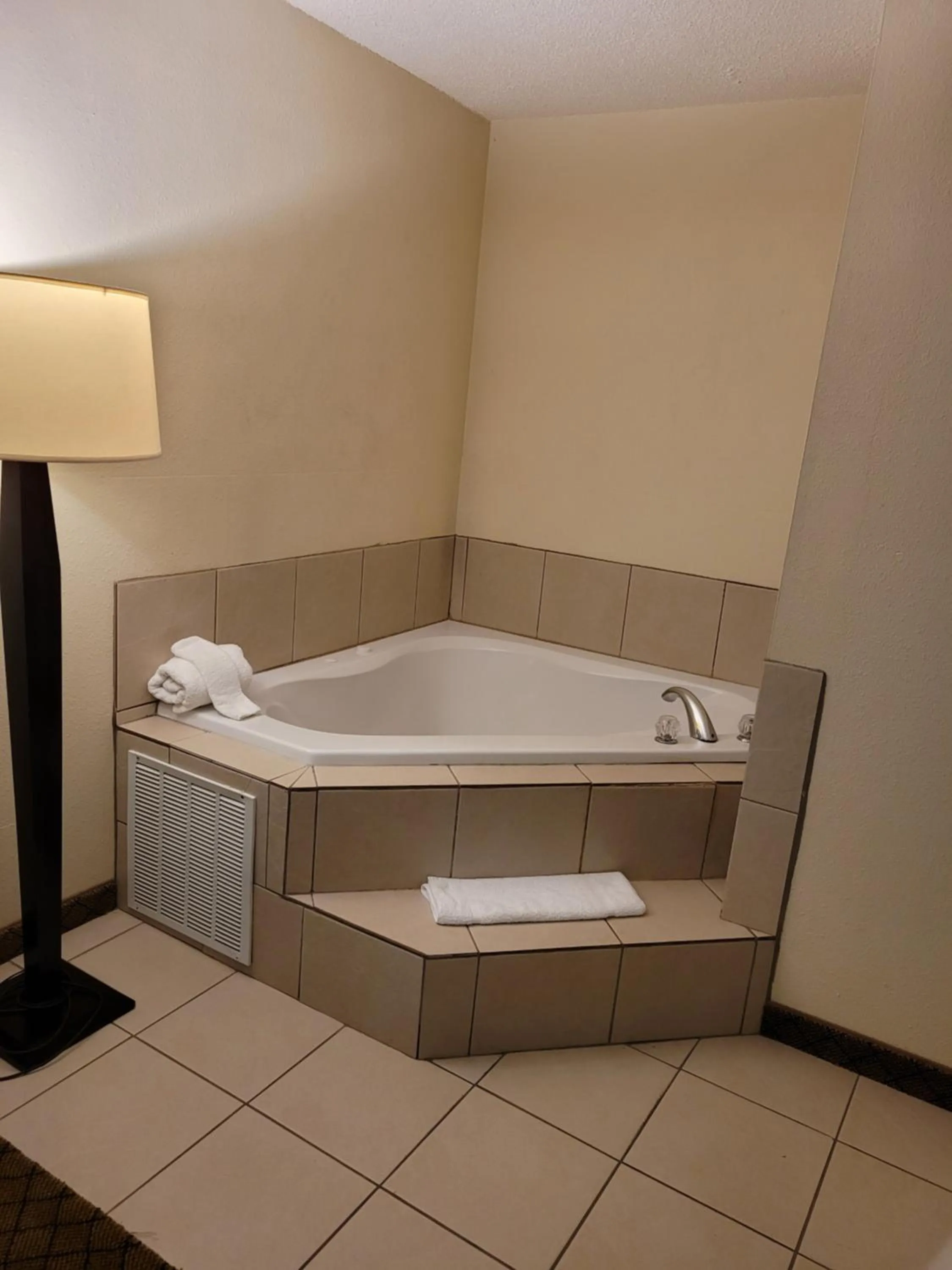 Toilet in Home Inn & Suites