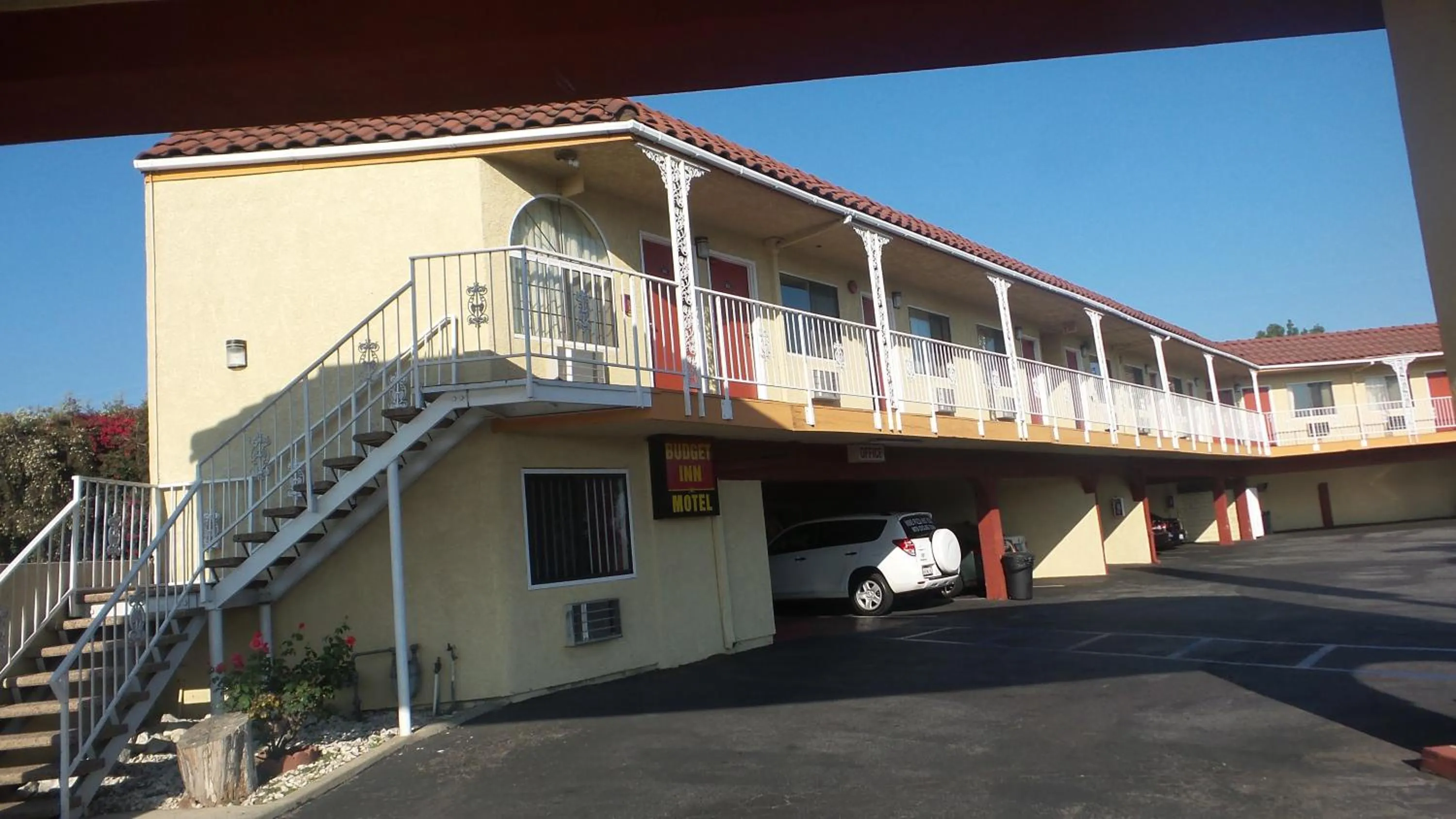 Facade/entrance in Budget Inn Motel
