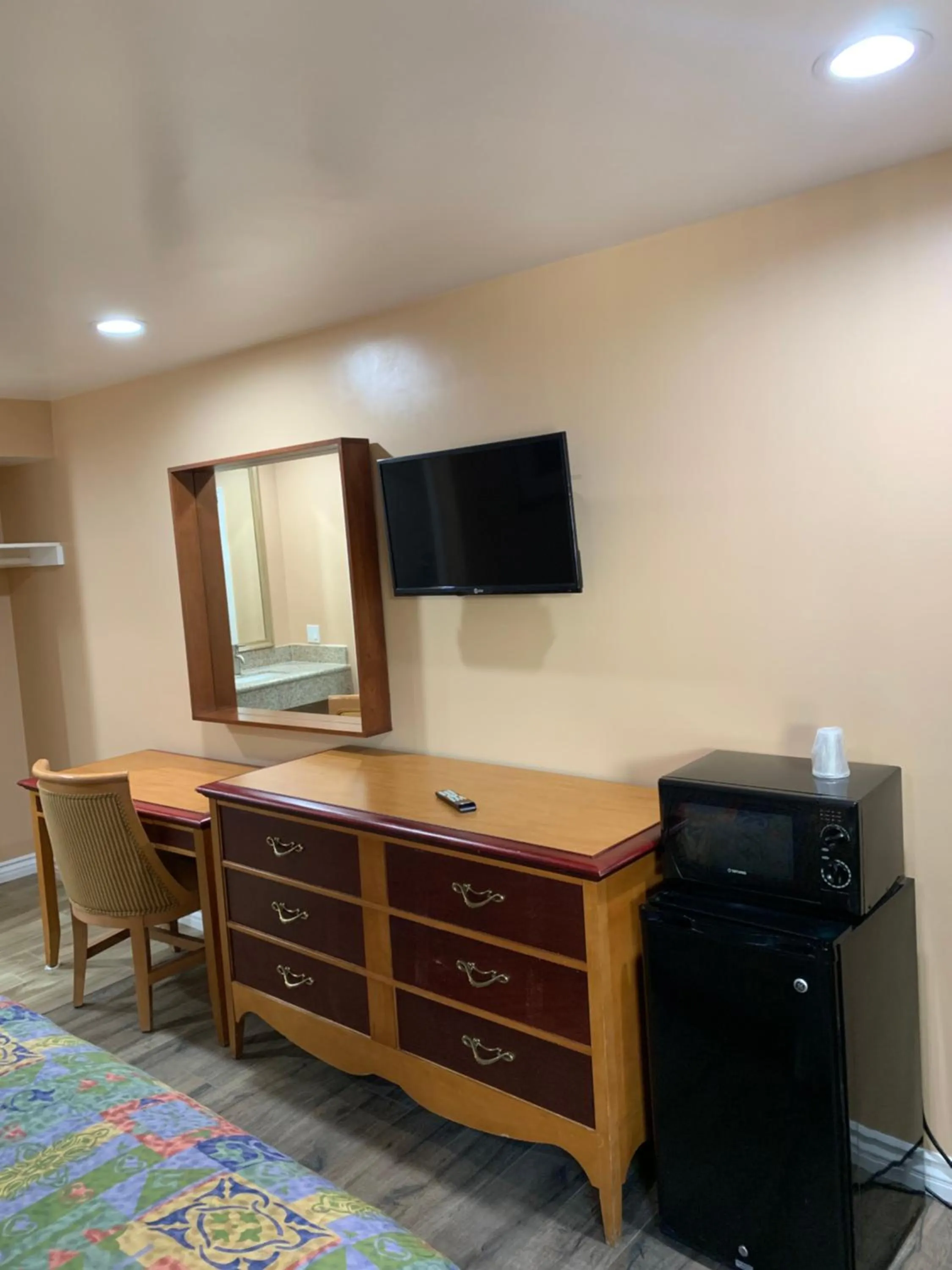 Decorative detail in Budget Inn Motel