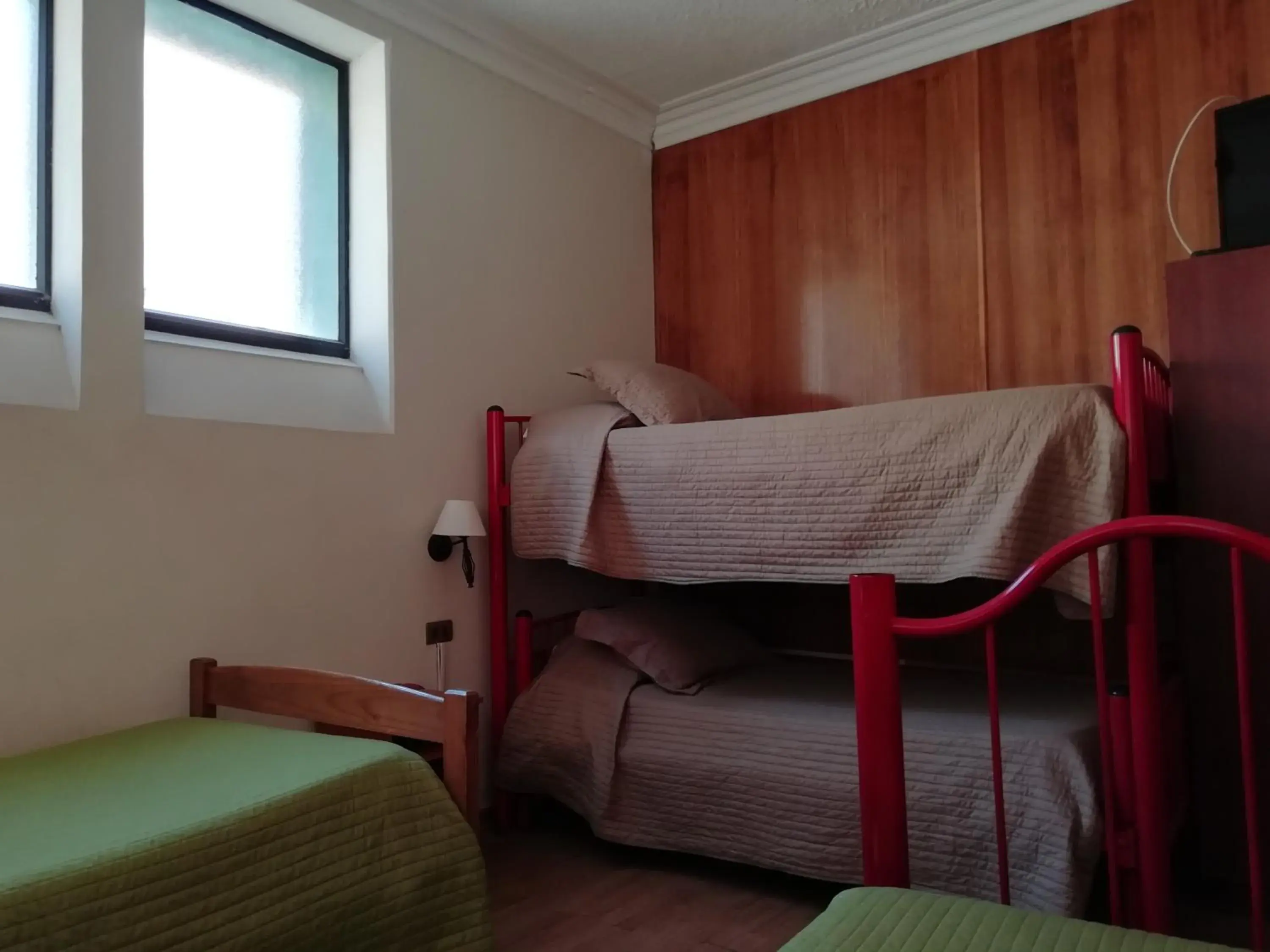 Quadruple Room with Private Bathroom in Hostal Dinamarca Quadruple Room with Private Bathroom in Hostal Dinamarca