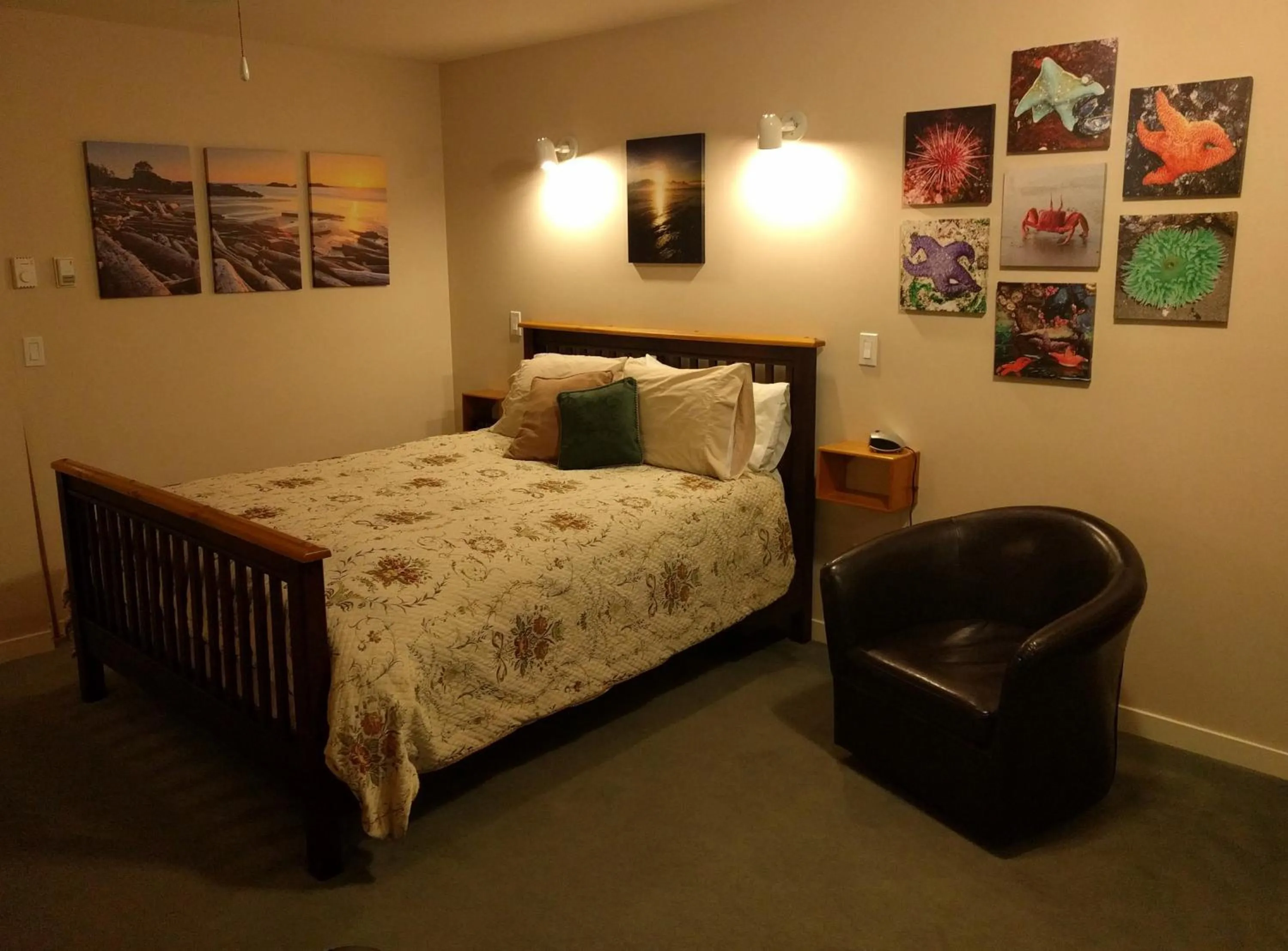 Cedar Wood Lodge Bed & Breakfast Inn